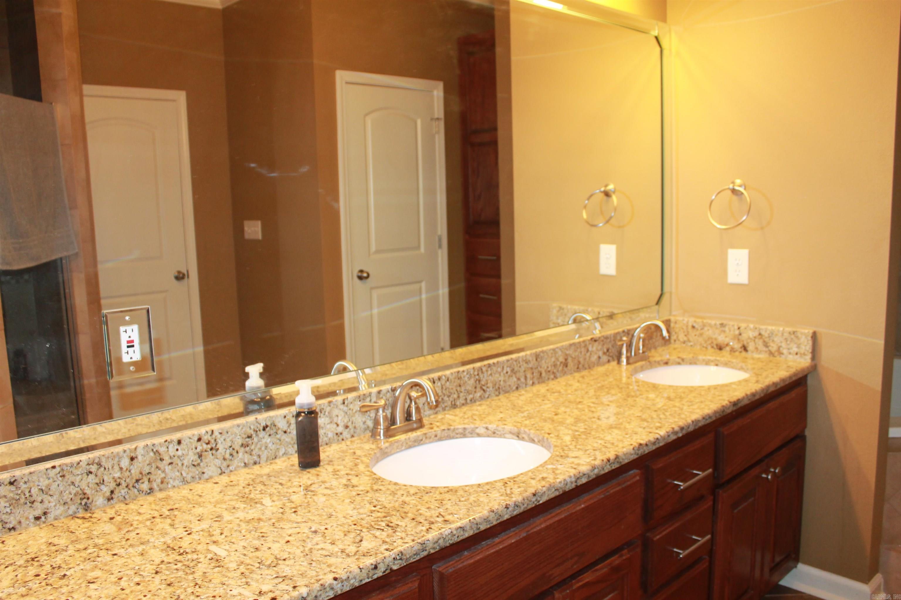464 Augusta Drive Property Photo 14