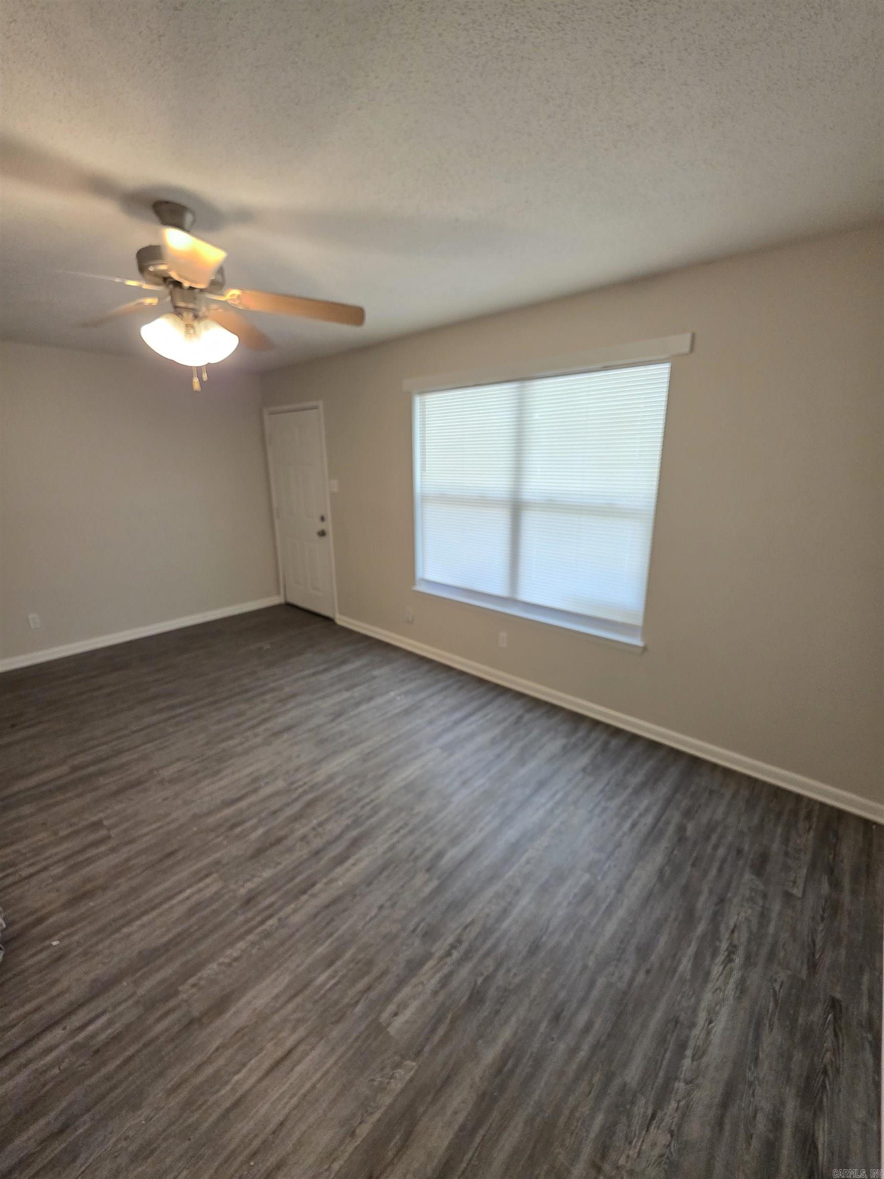 23 E Laramie Drive B Property Photo 2