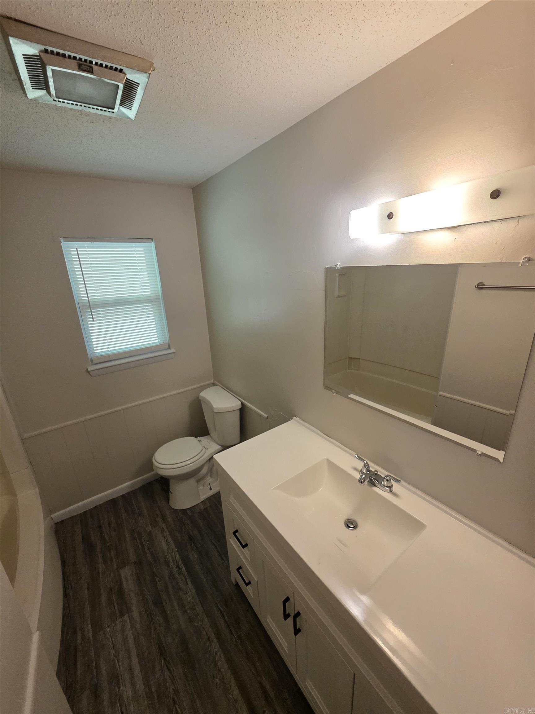 23 E Laramie Drive B Property Photo 8