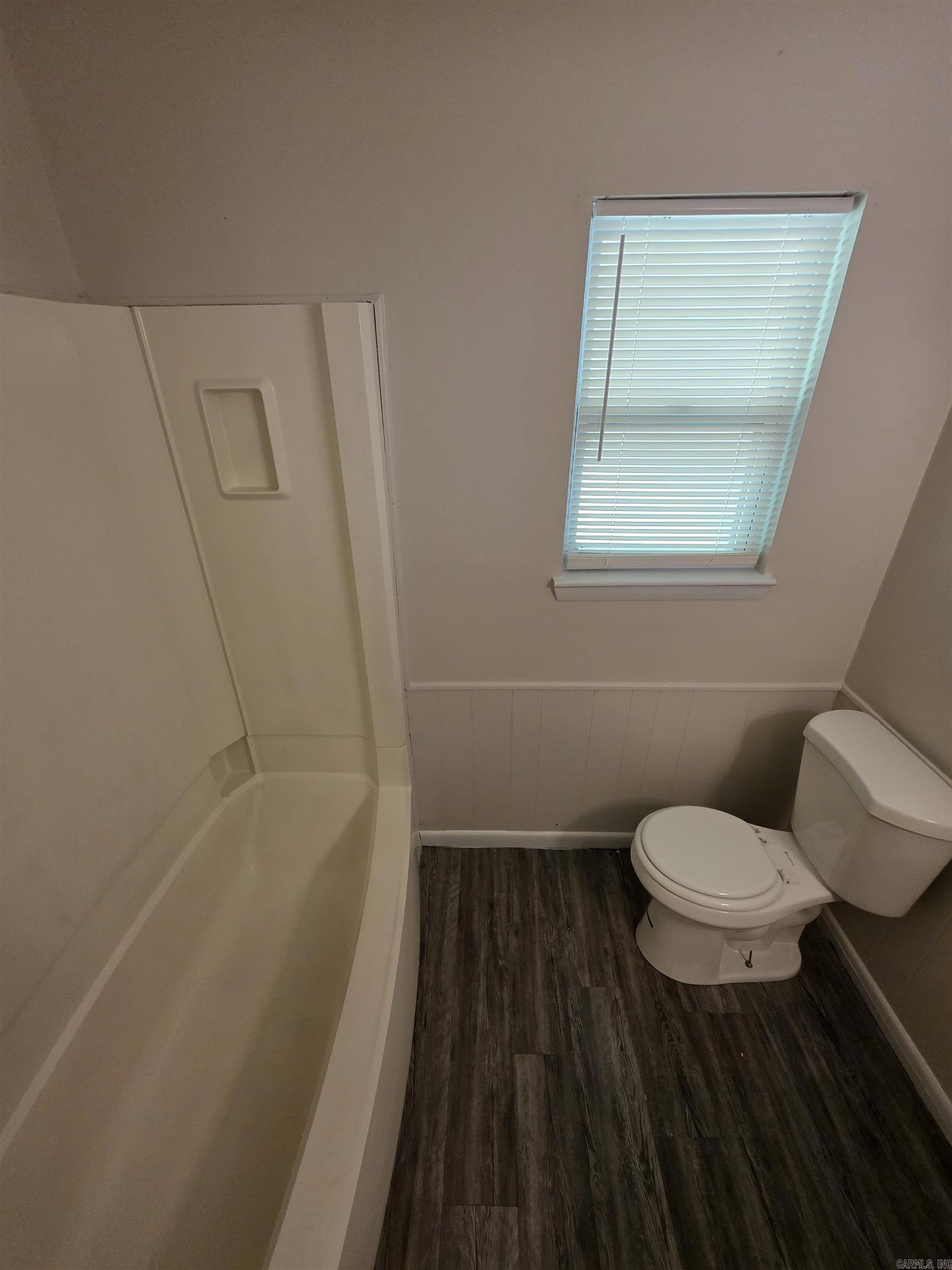 23 E Laramie Drive B Property Photo 9