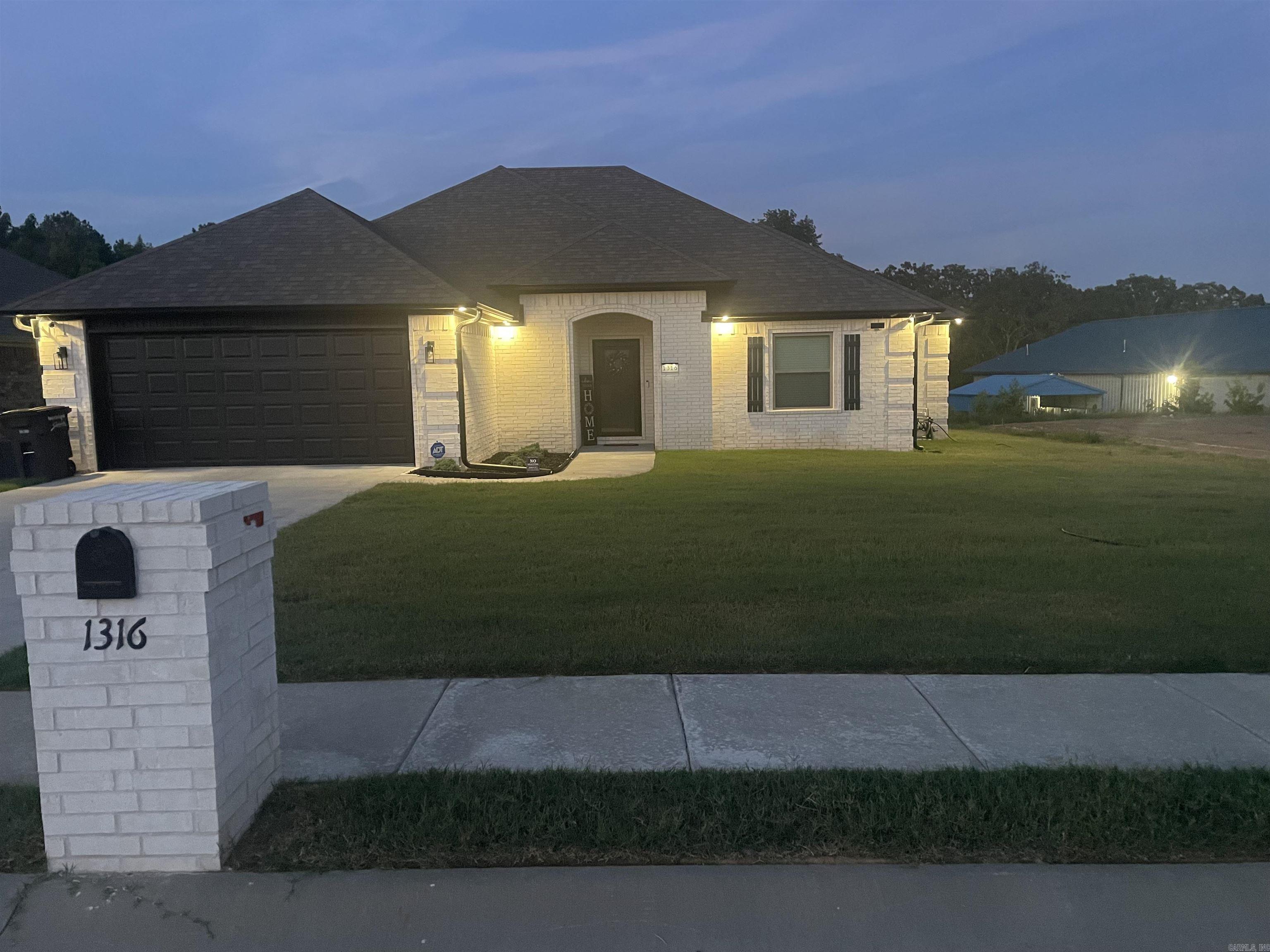 1316 Prudence Street Property Photo 4