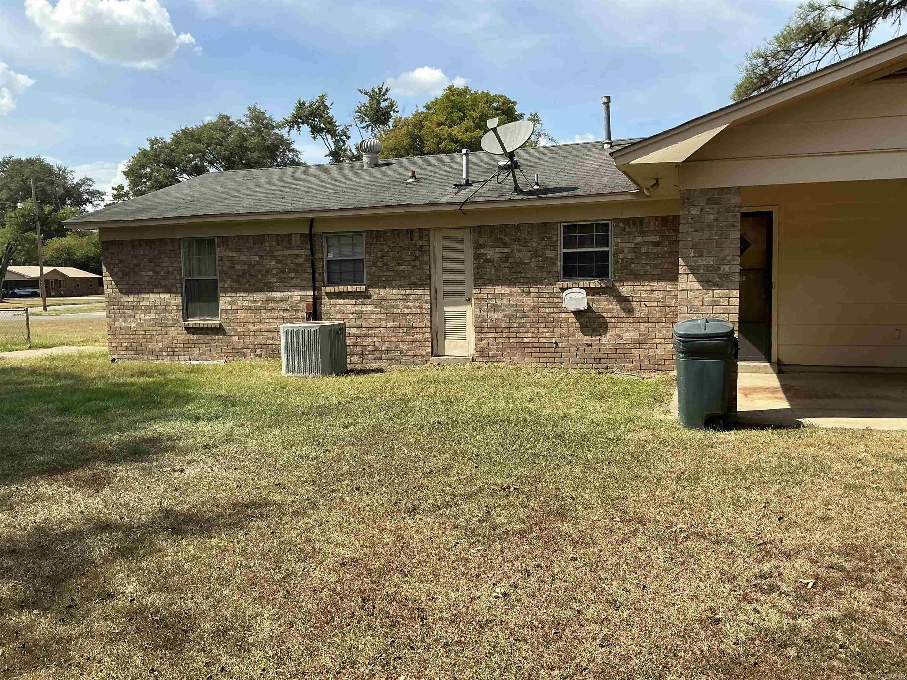 1200 E Bowles Street Property Photo 3