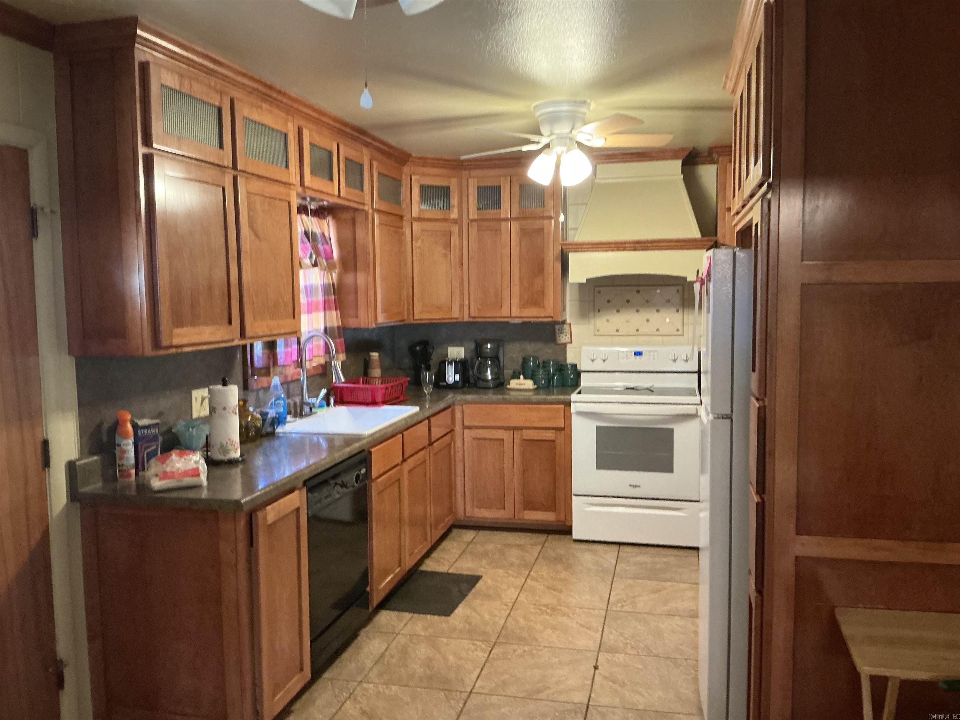 1200 E Bowles Street Property Photo 6