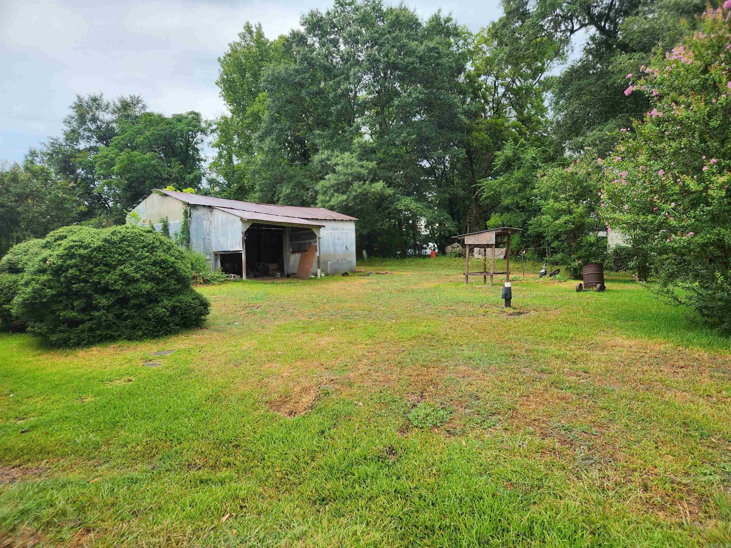 280 W Second St Street Property Photo 4