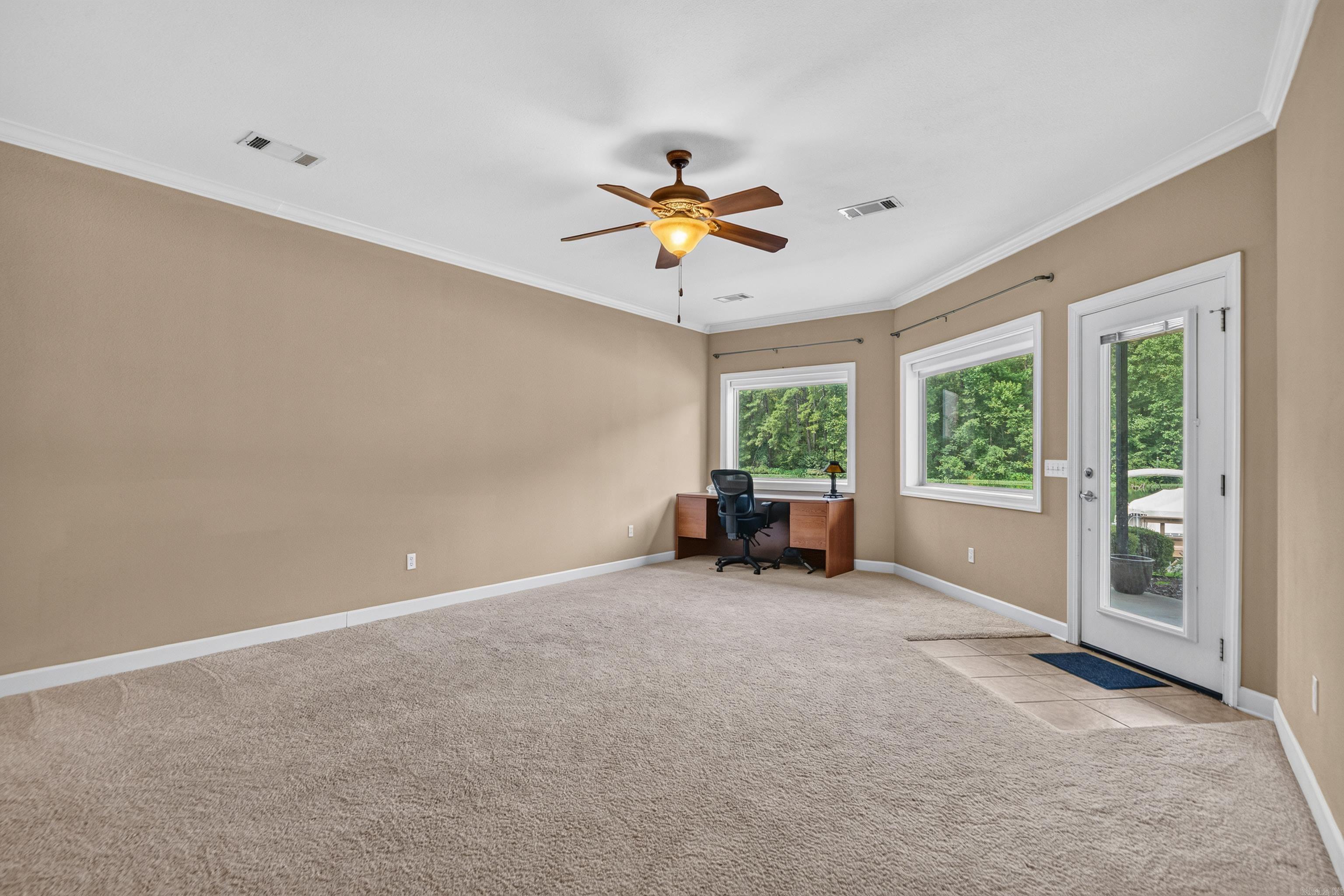 640 Arkridge J5 Property Photo 16