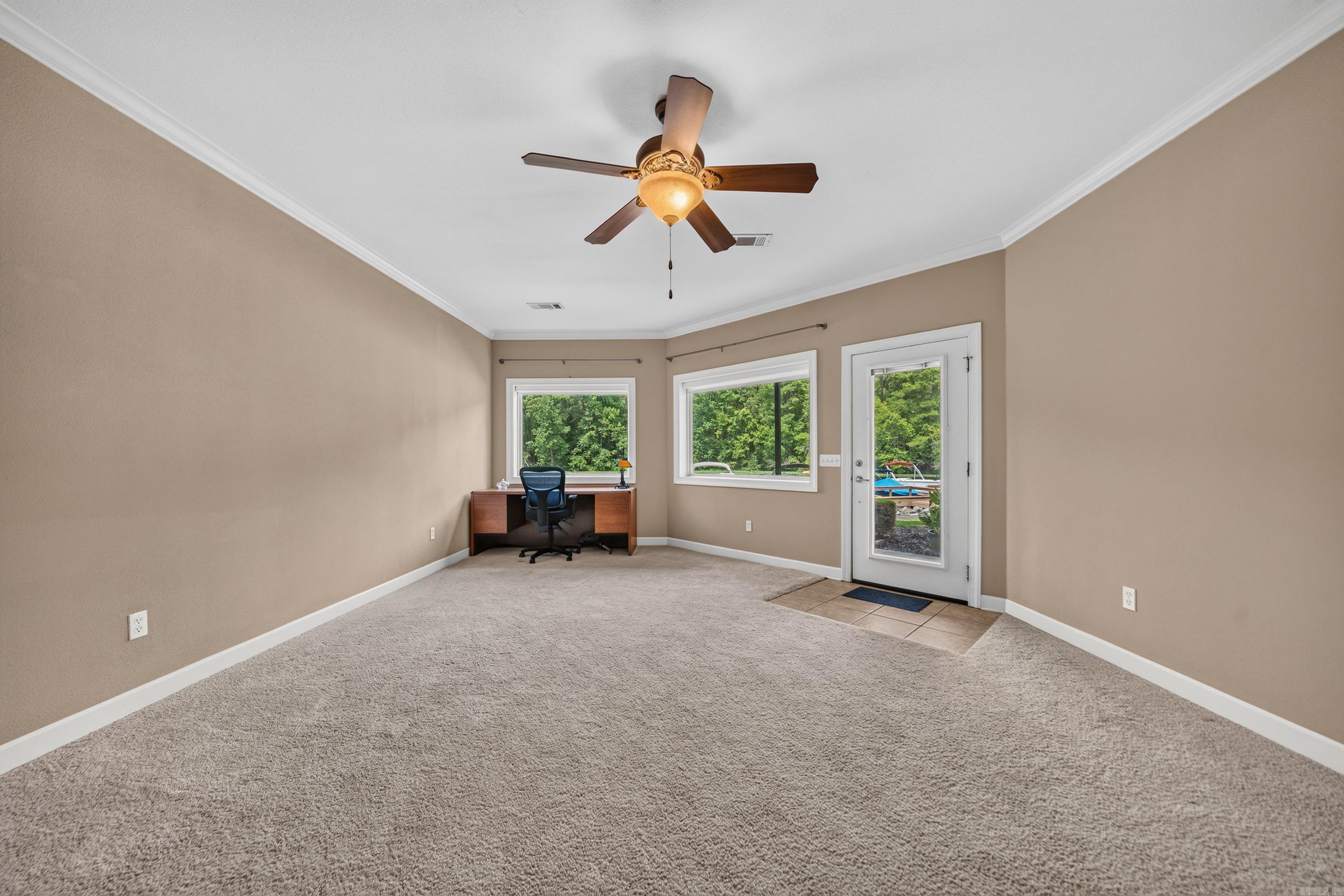 640 Arkridge J5 Property Photo 17