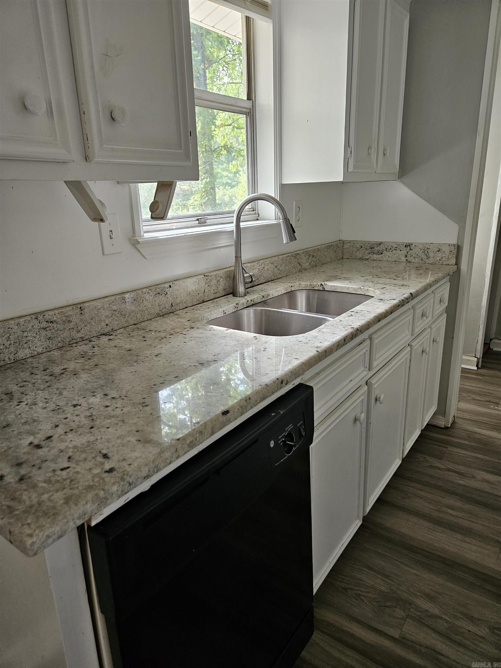 8315 Clearlake Drive Property Photo 4
