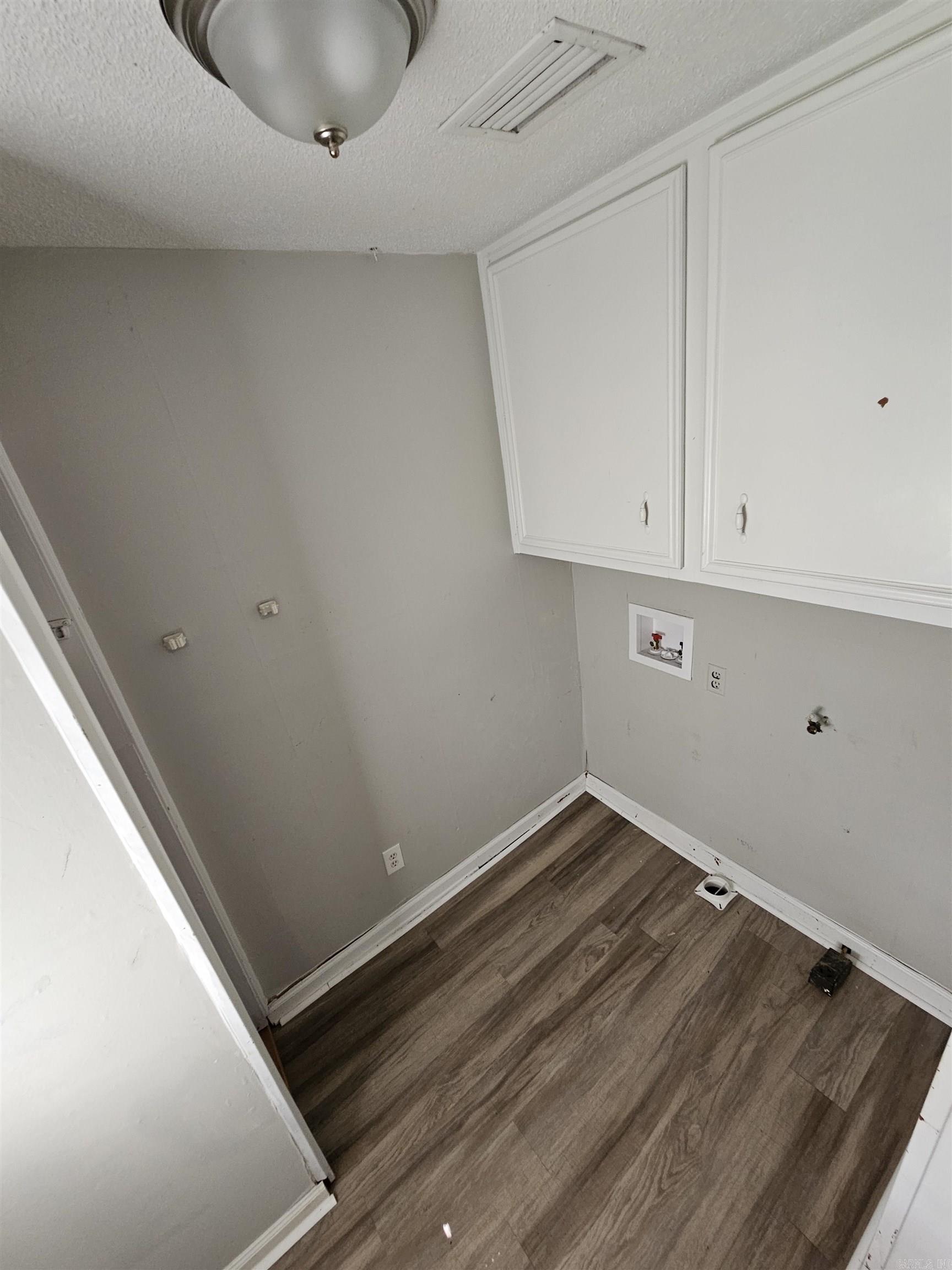 8315 Clearlake Drive Property Photo 8