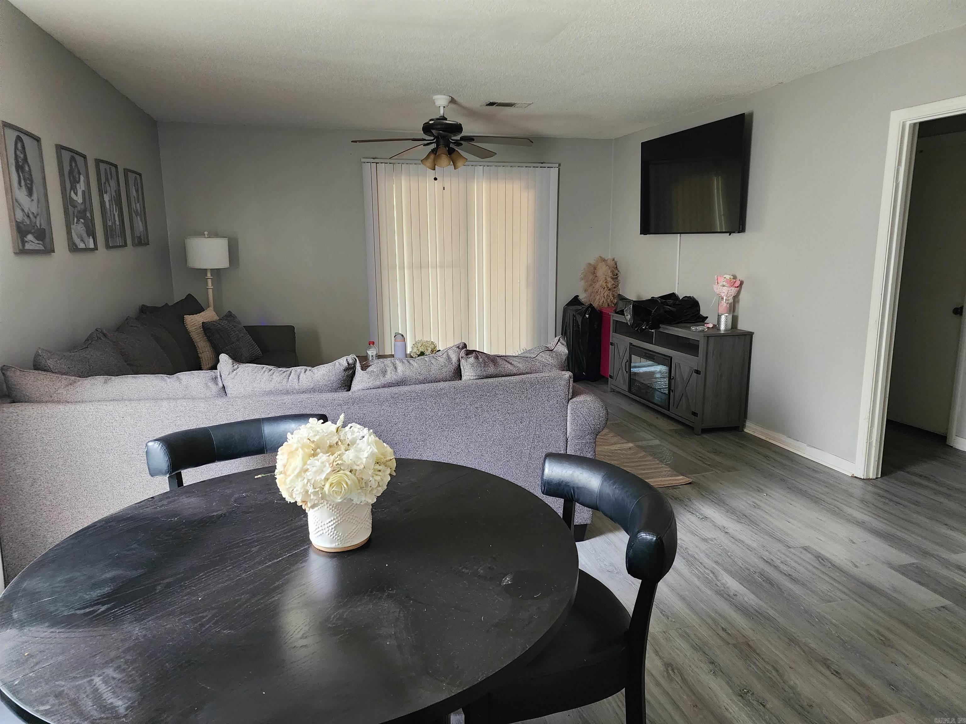 5 Laramie Cove Property Photo 6