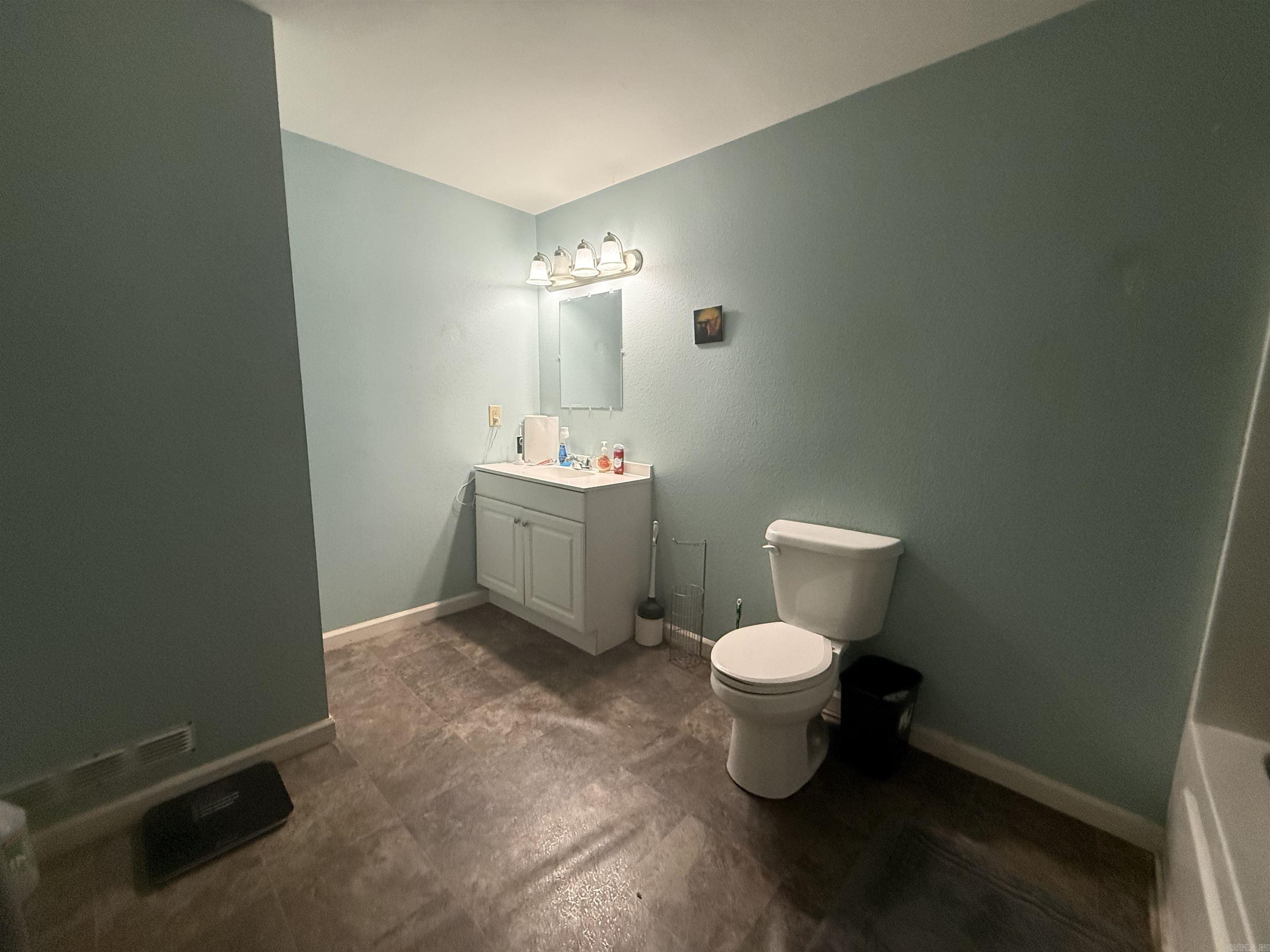 103 N College Street Property Photo 14