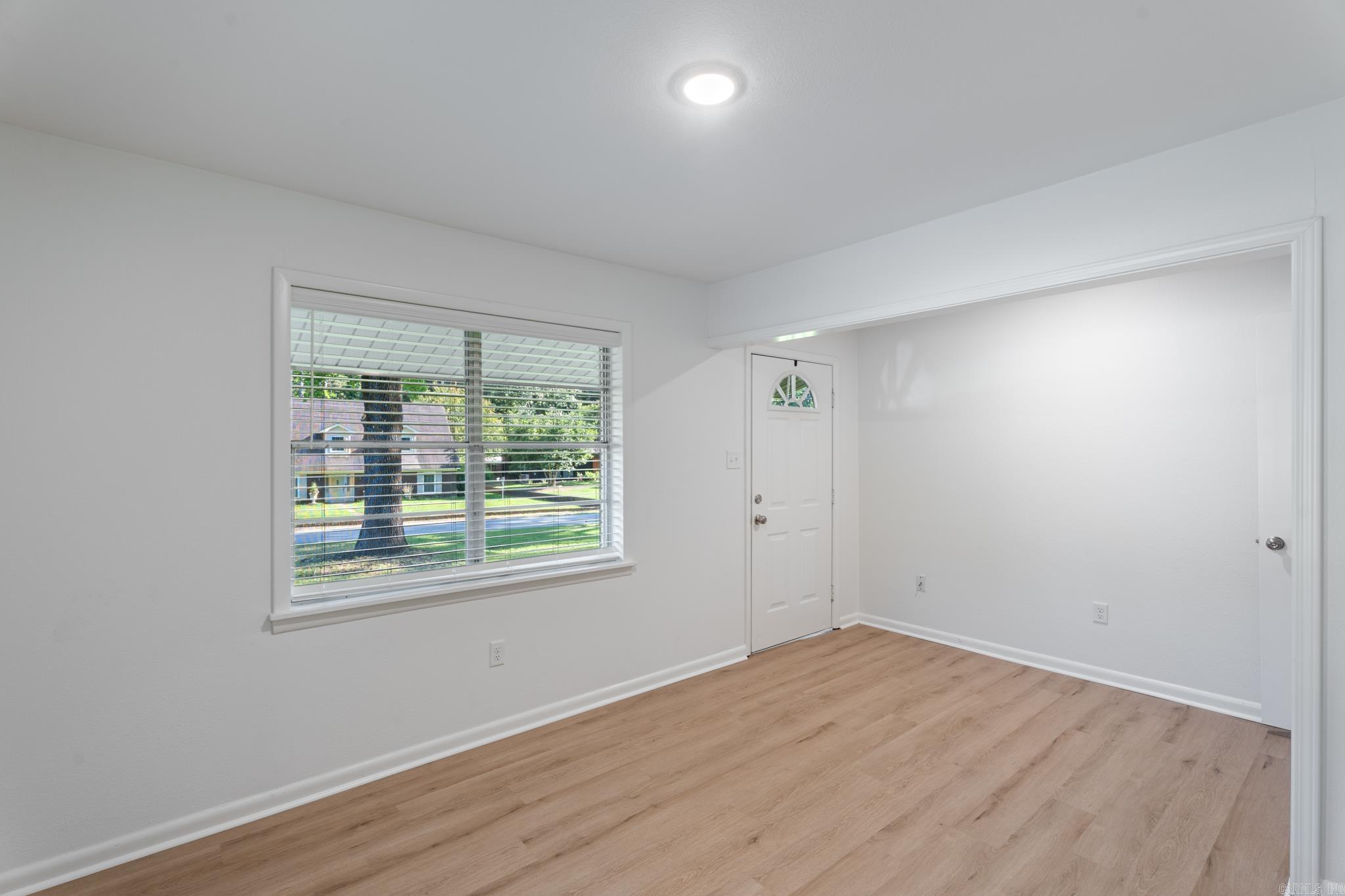 100 W Sunset Drive Property Photo 8