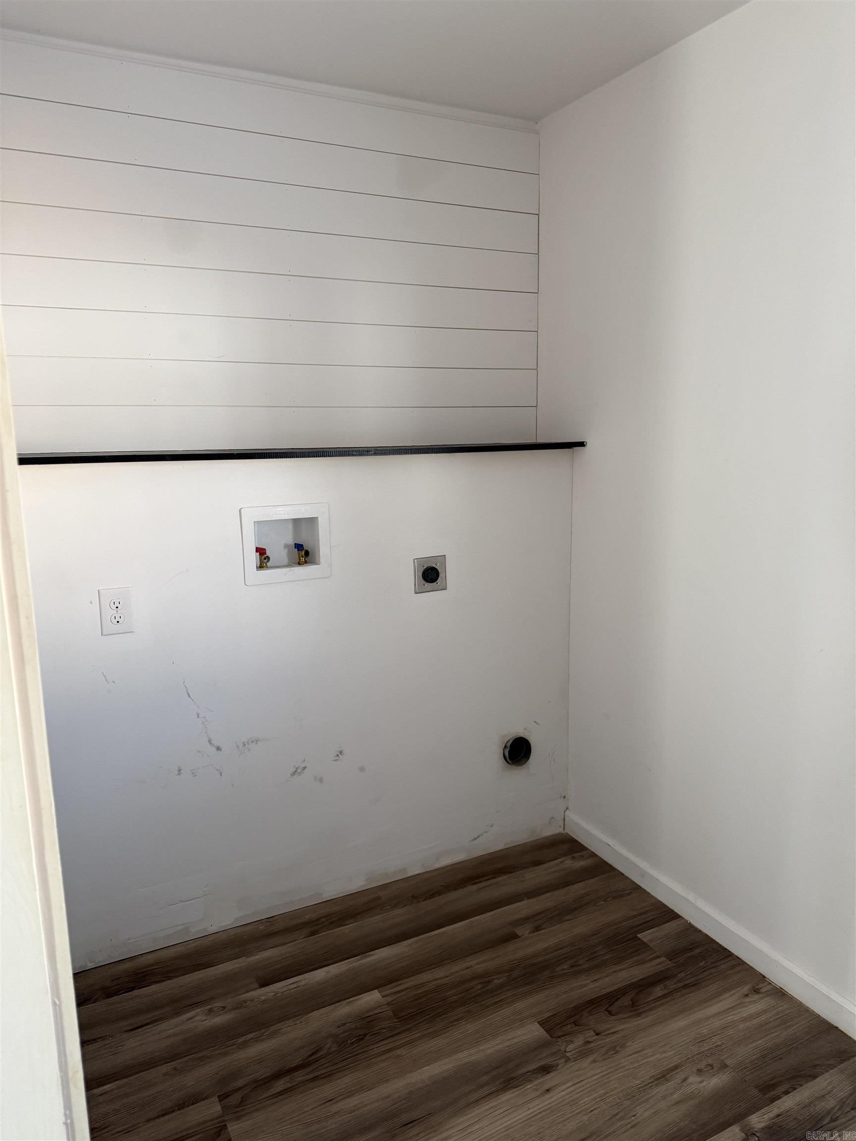 624 E Broadway Street Property Photo 10