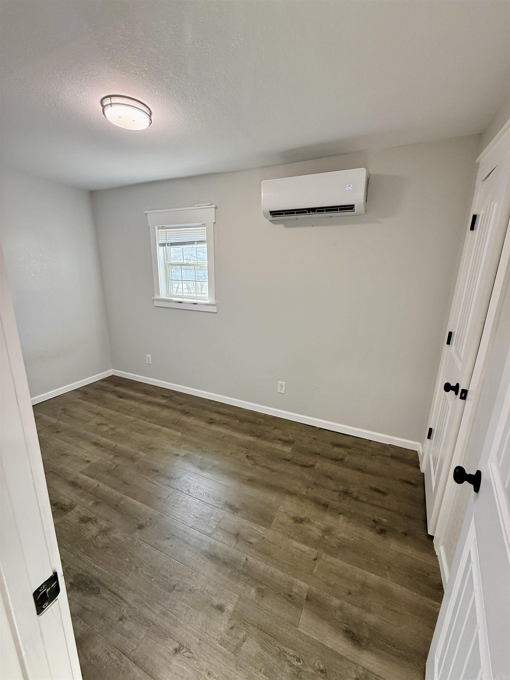 624 E Broadway Street Property Photo 11
