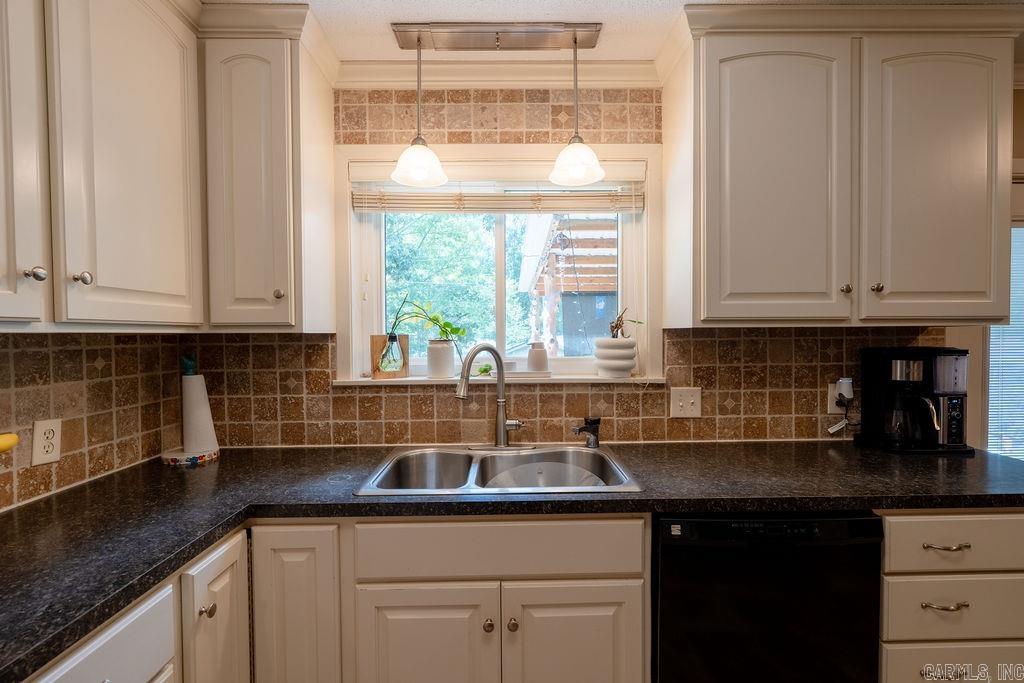 1108 Dobbins Dr. Property Photo 9