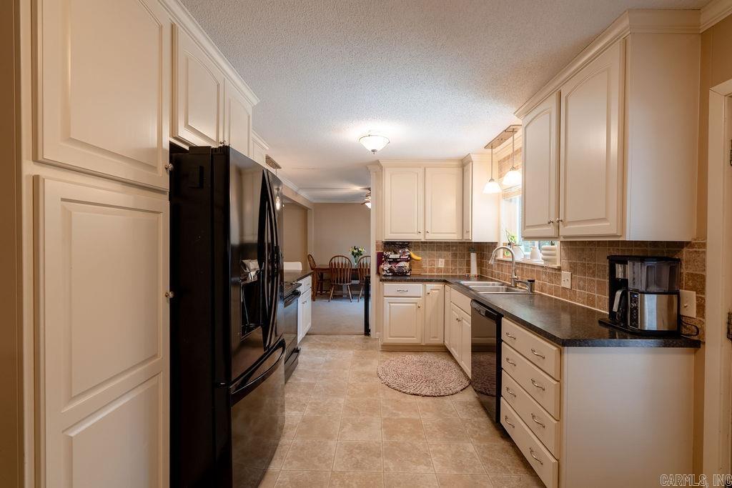 1108 Dobbins Dr. Property Photo 11