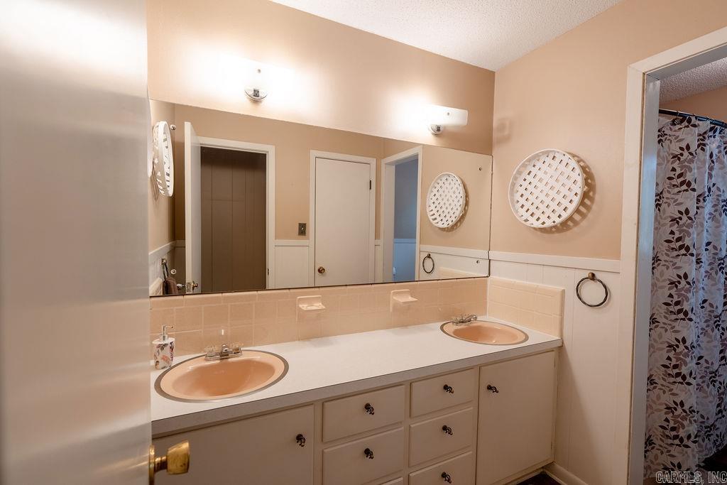 1108 Dobbins Dr. Property Photo 18