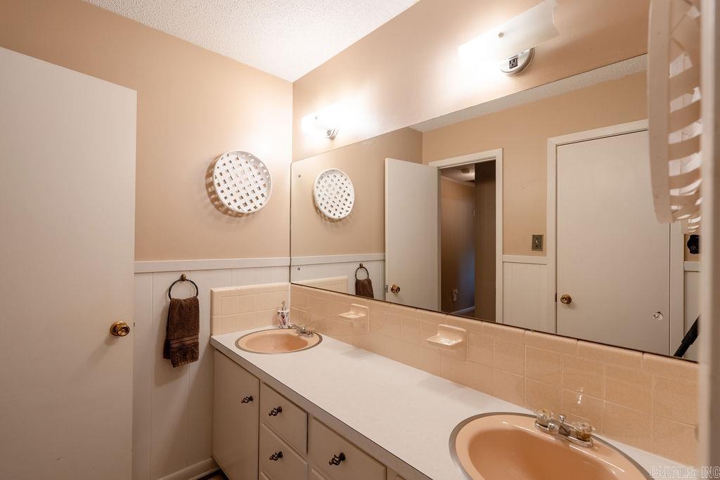 1108 Dobbins Dr. Property Photo 21