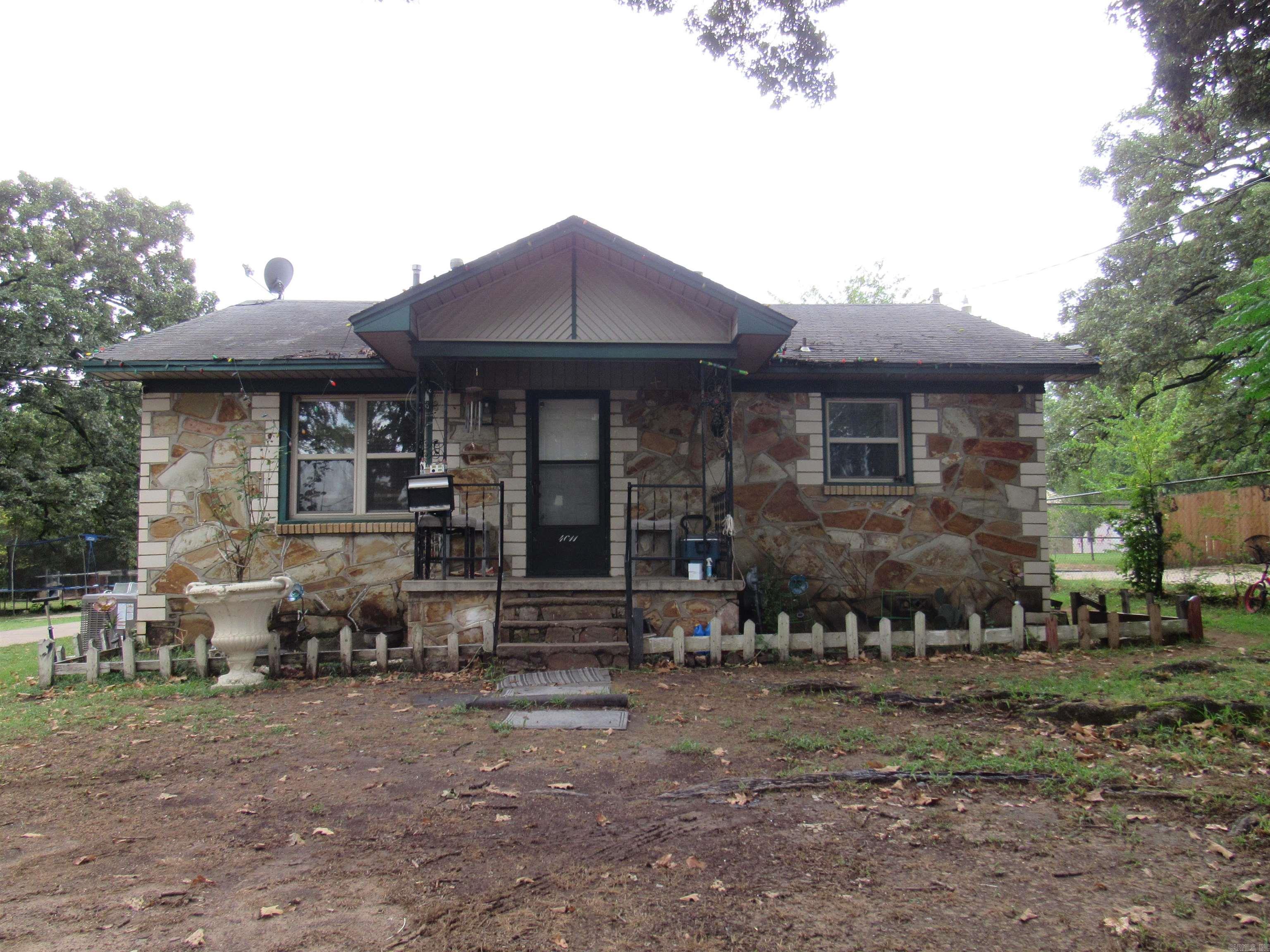 4611 Pike Ave Property Photo 1