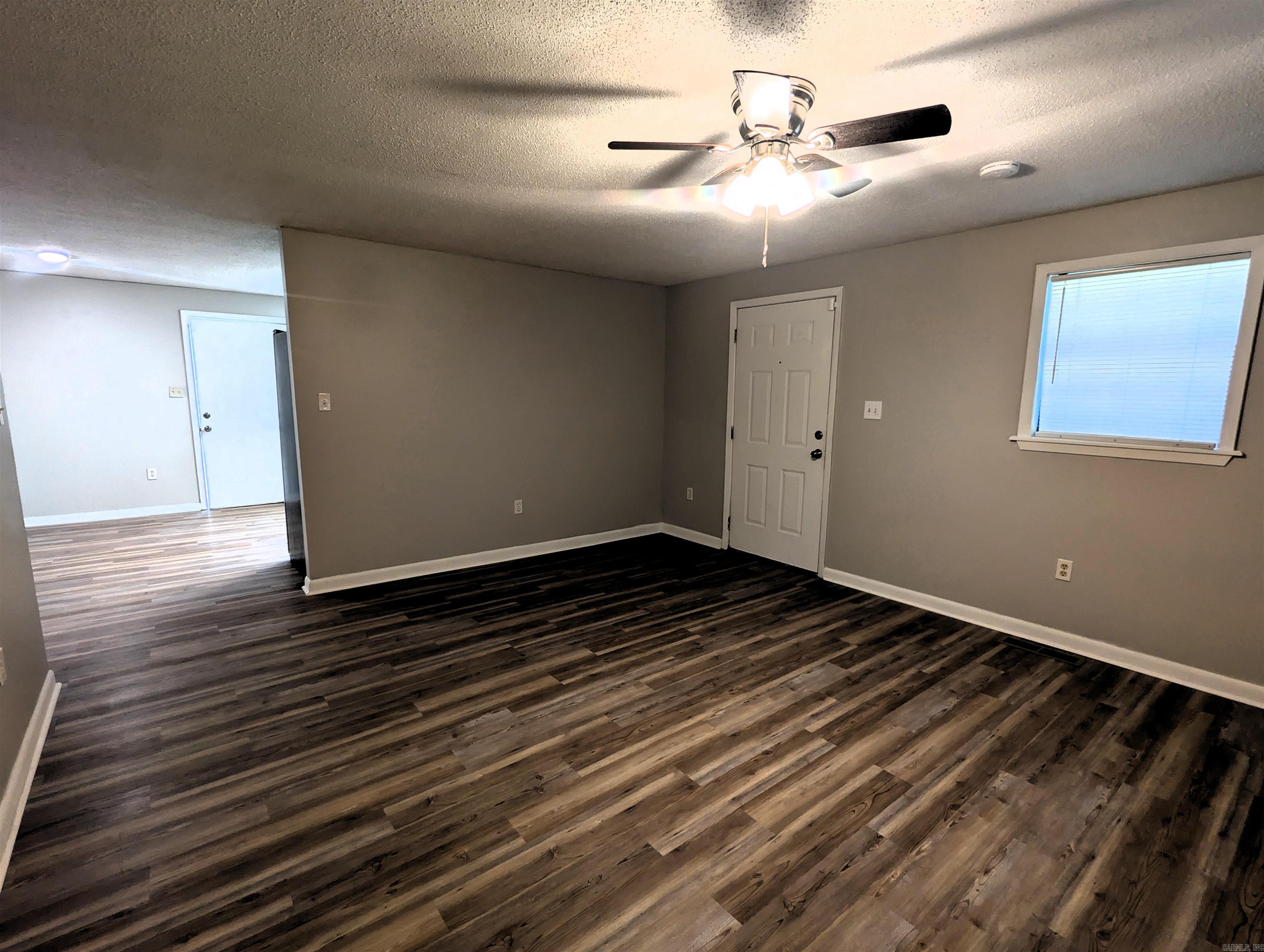 305 Jackson Street Property Photo 6