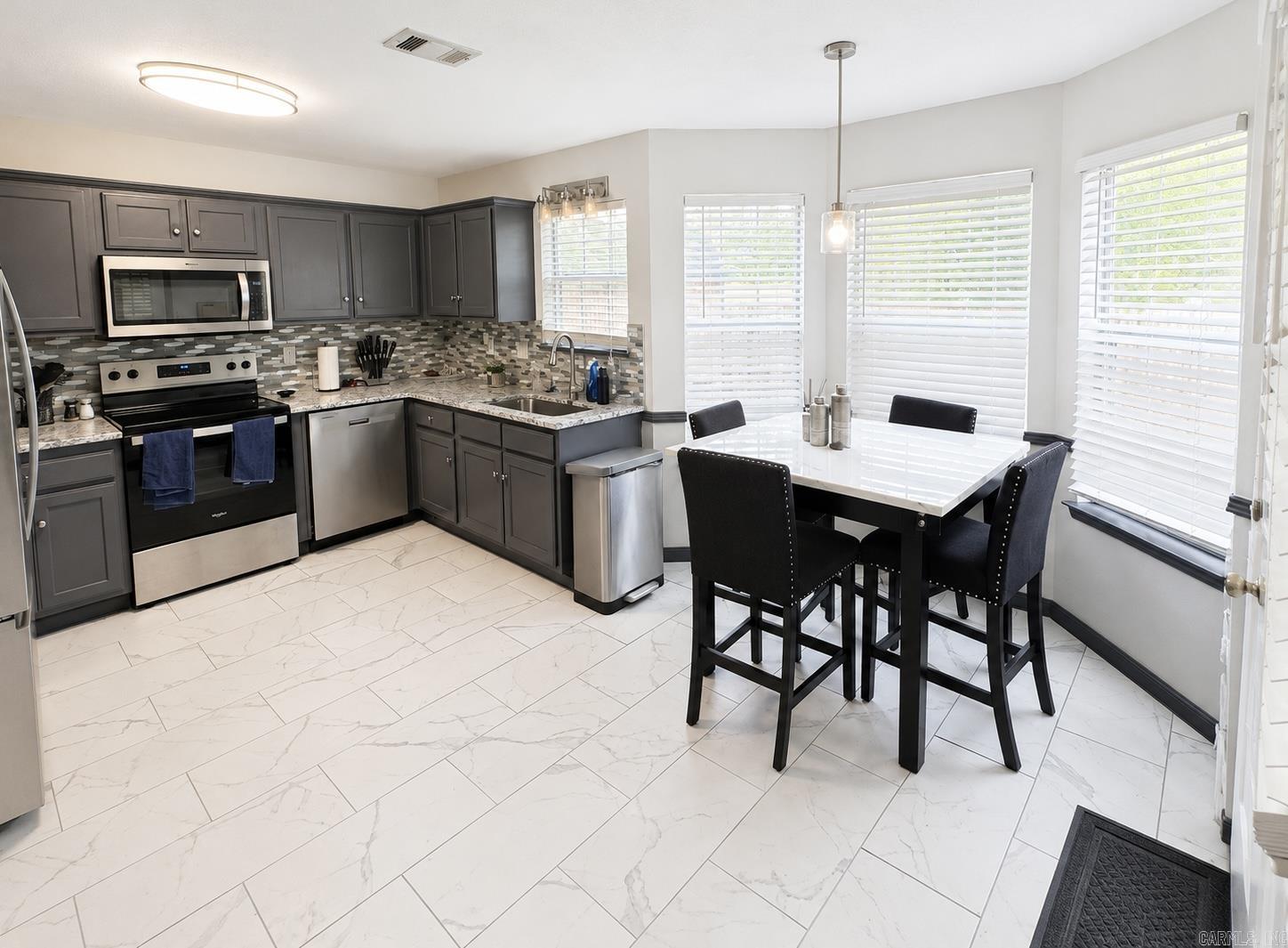 2406 Cherry Creek Circle Property Photo 4