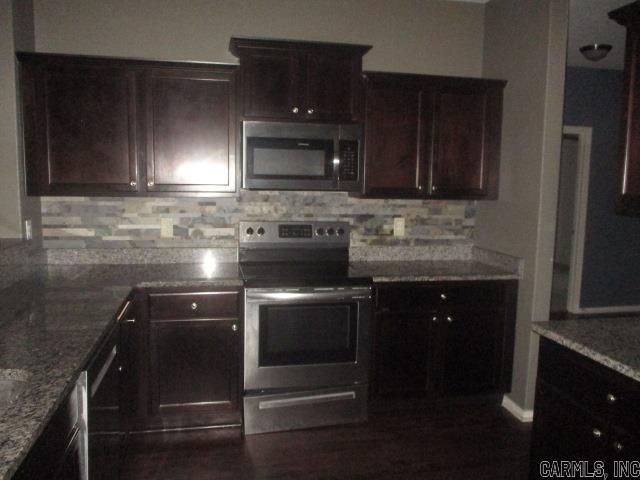17015 Crooked Oak Dr Property Photo 9