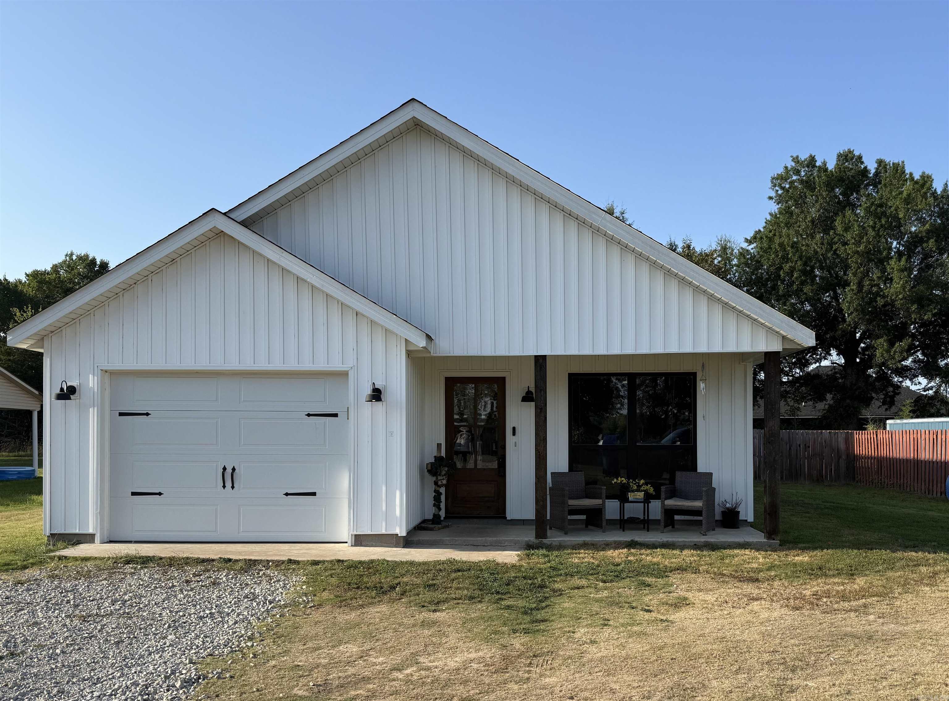 346 Lois Lane Property Photo 1