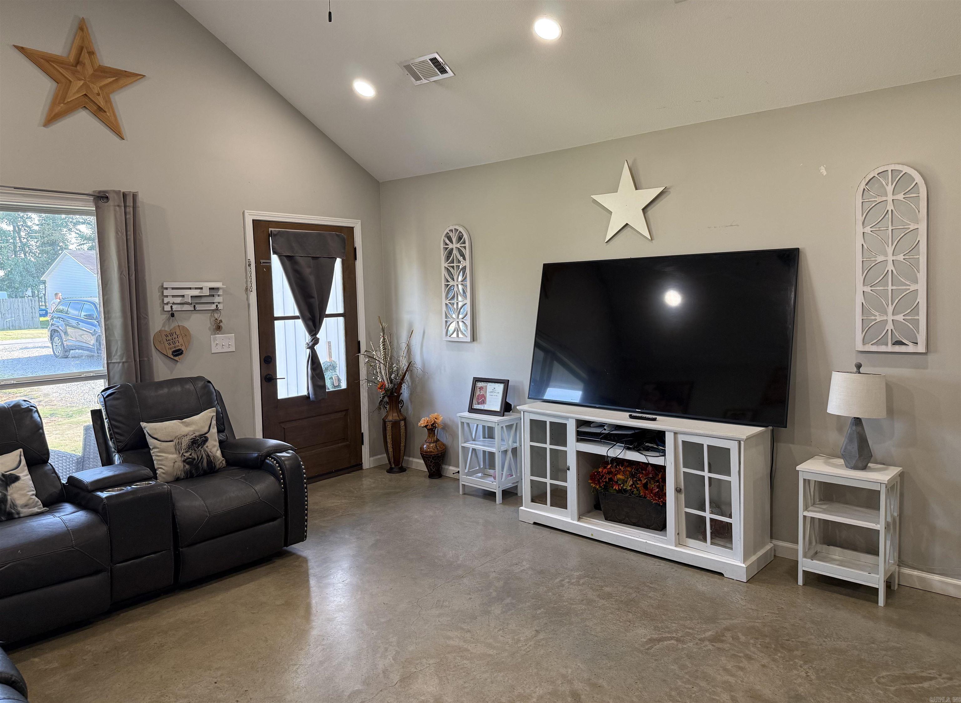 346 Lois Lane Property Photo 2