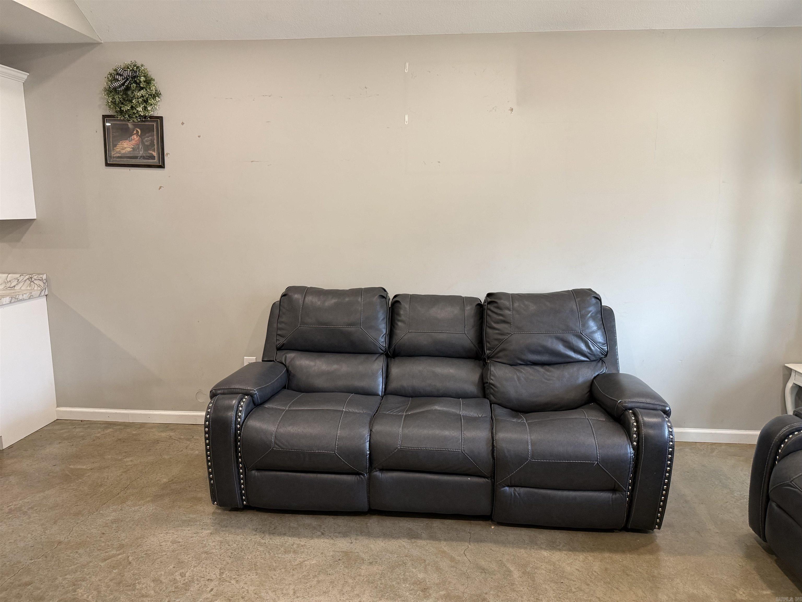 346 Lois Lane Property Photo 3