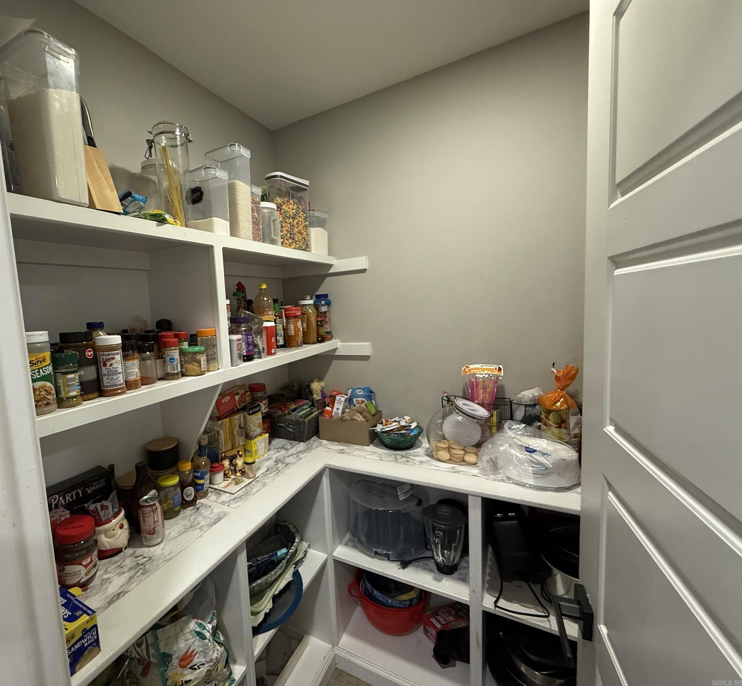 346 Lois Lane Property Photo 10
