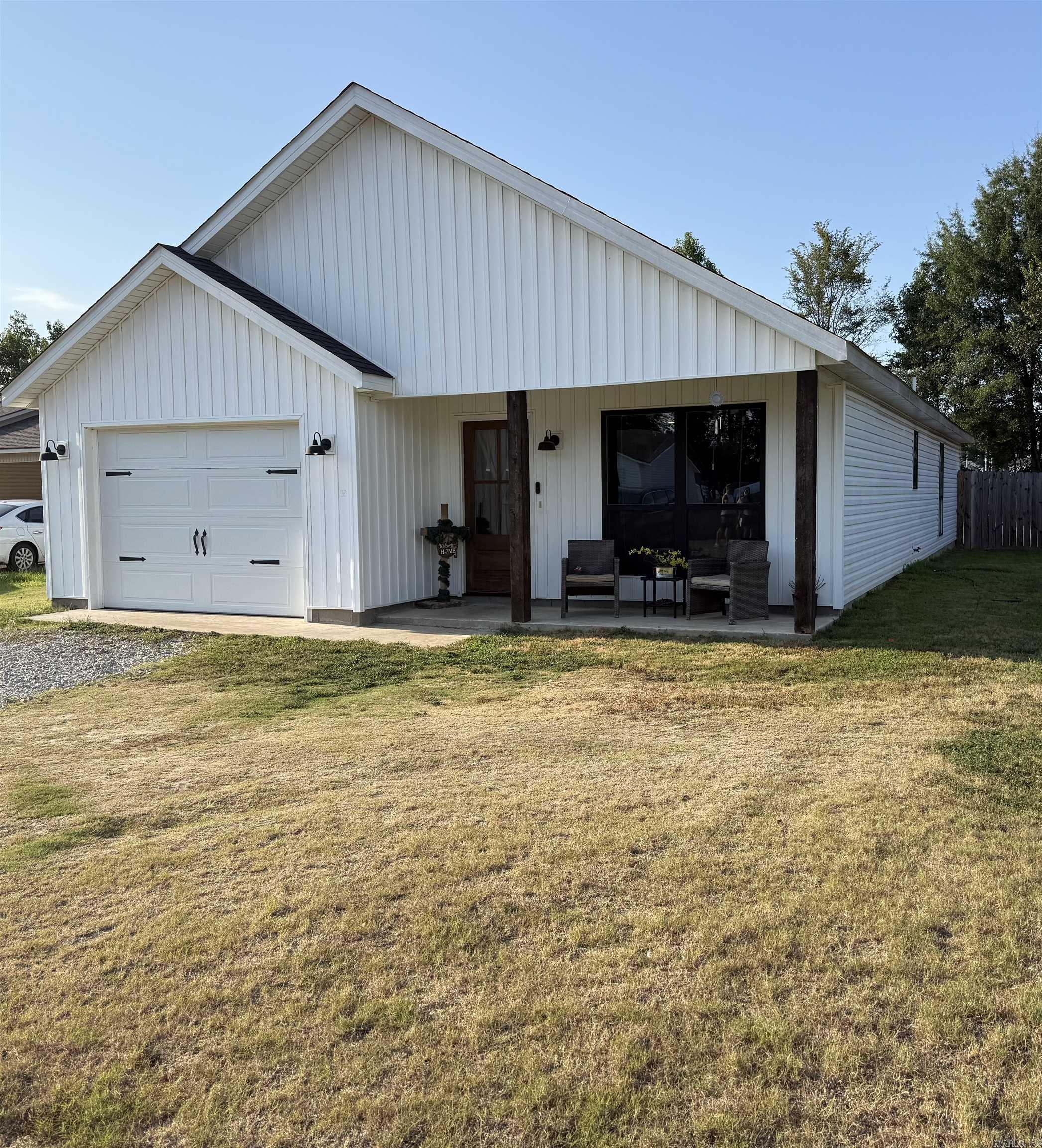346 Lois Lane Property Photo 13
