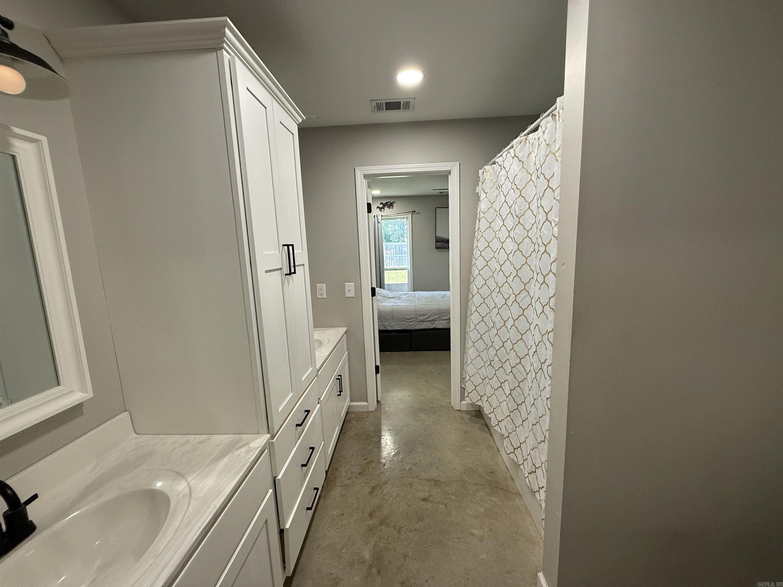 346 Lois Lane Property Photo 17
