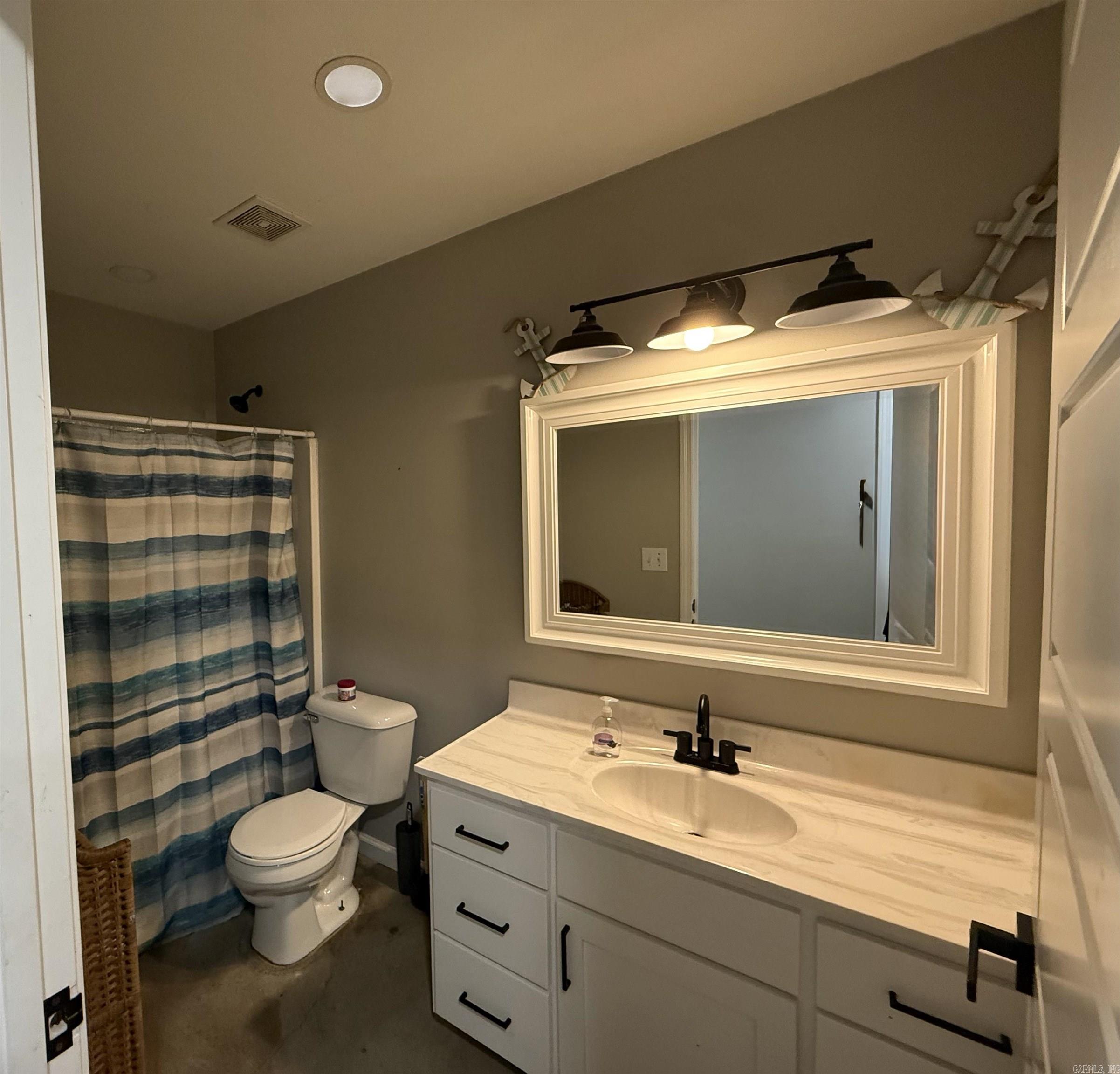 346 Lois Lane Property Photo 21