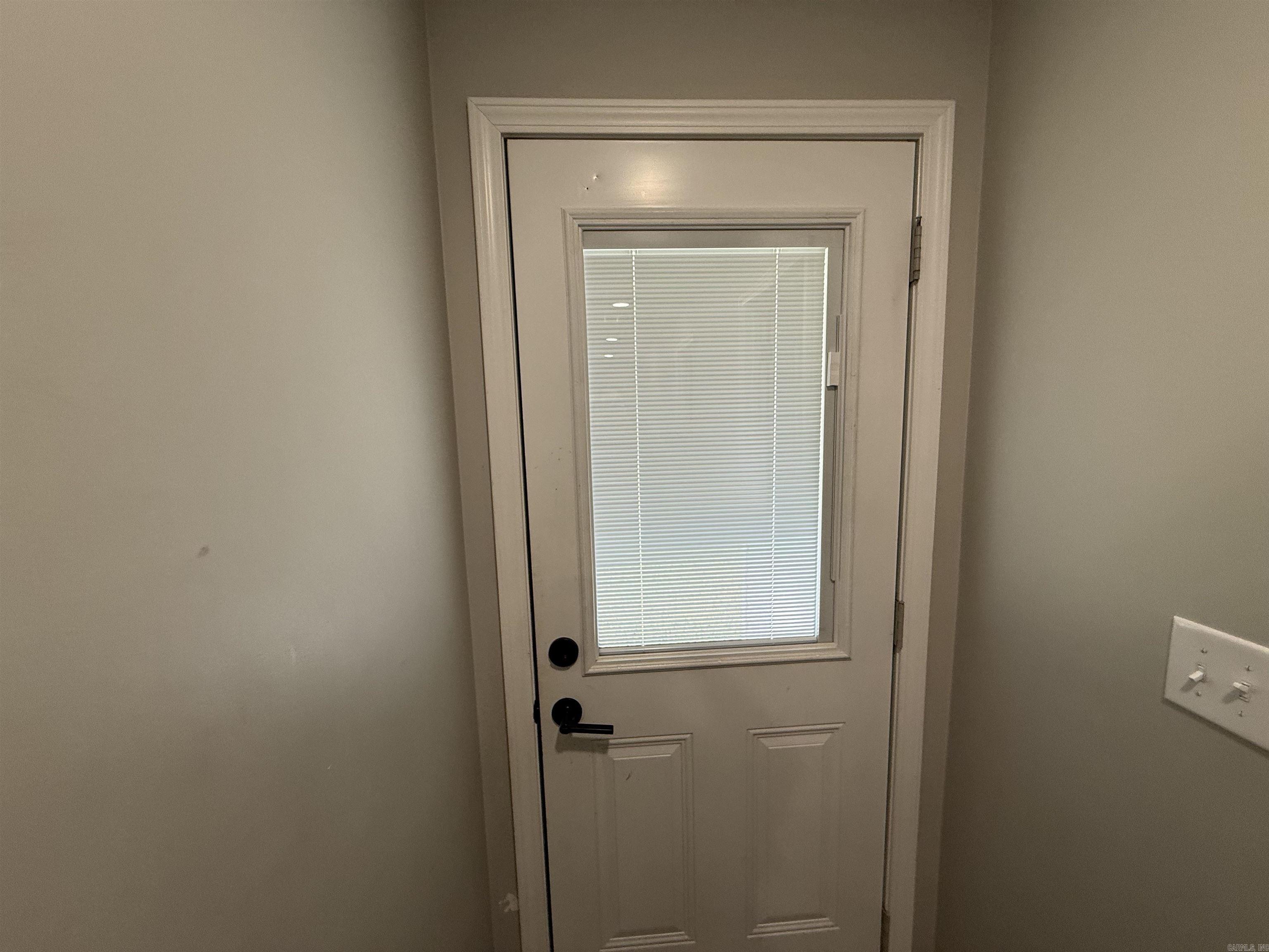 346 Lois Lane Property Photo 25