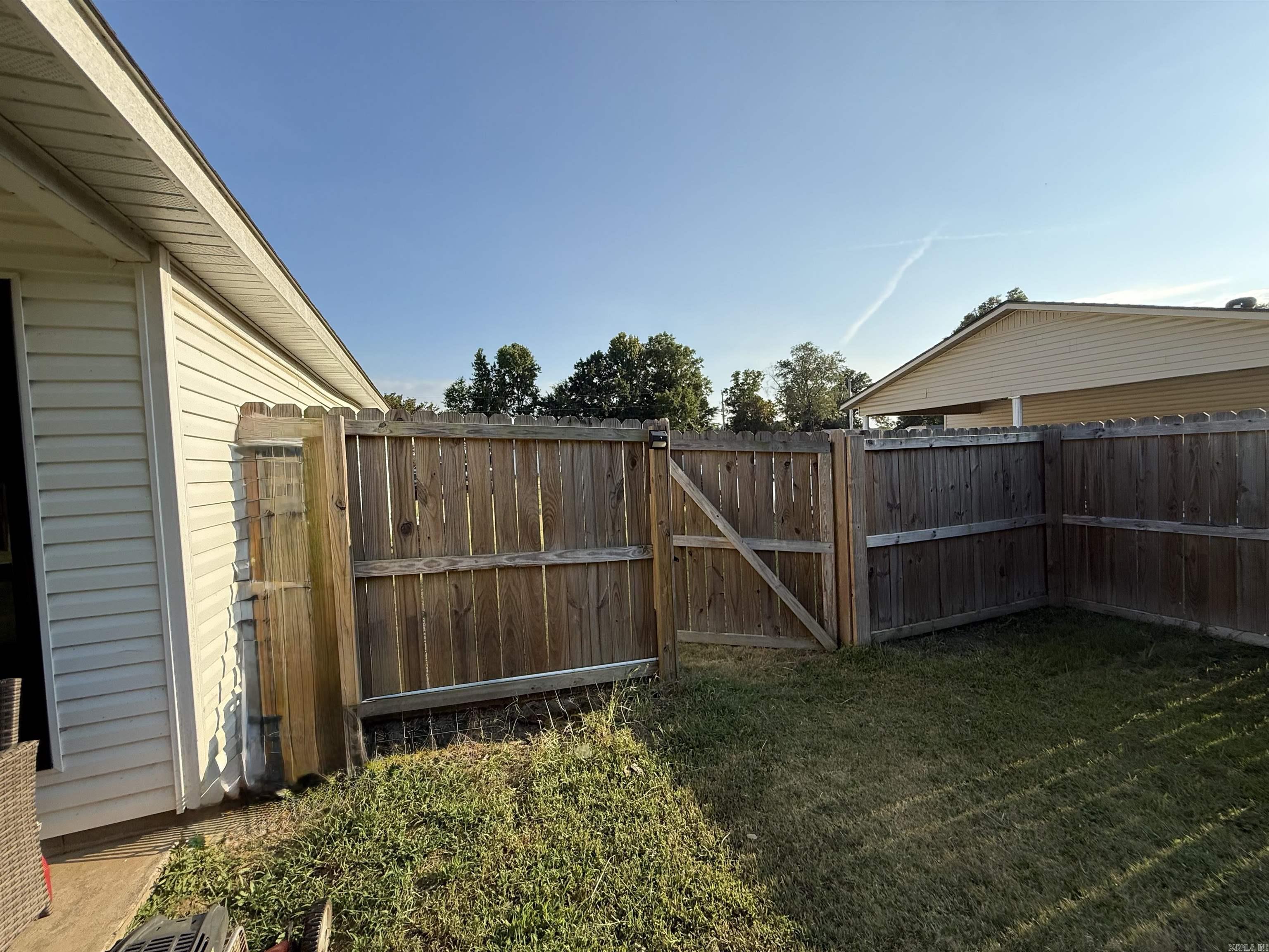 346 Lois Lane Property Photo 28