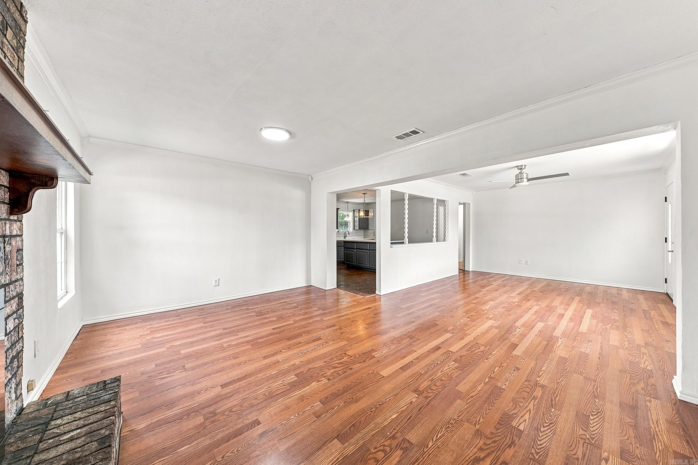 902 Lazenby Property Photo 8