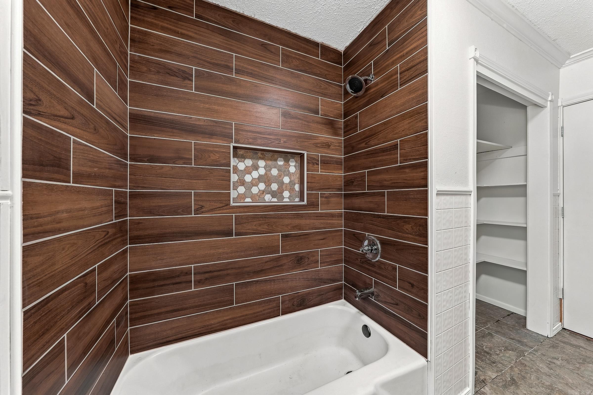 902 Lazenby Property Photo 14