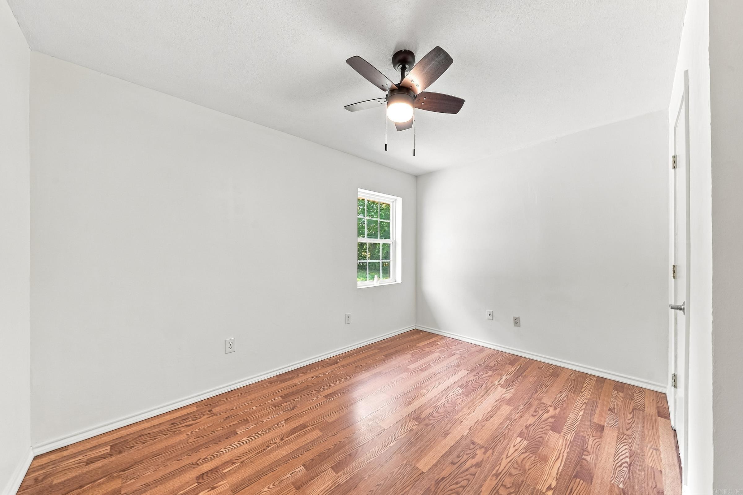 902 Lazenby Property Photo 15
