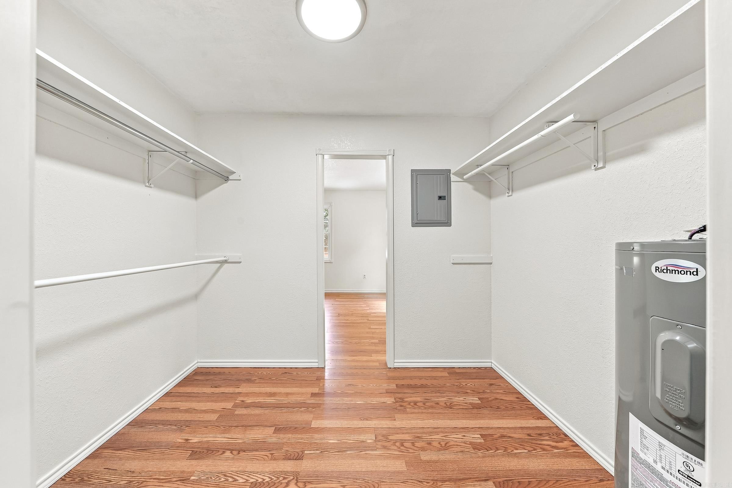902 Lazenby Property Photo 19