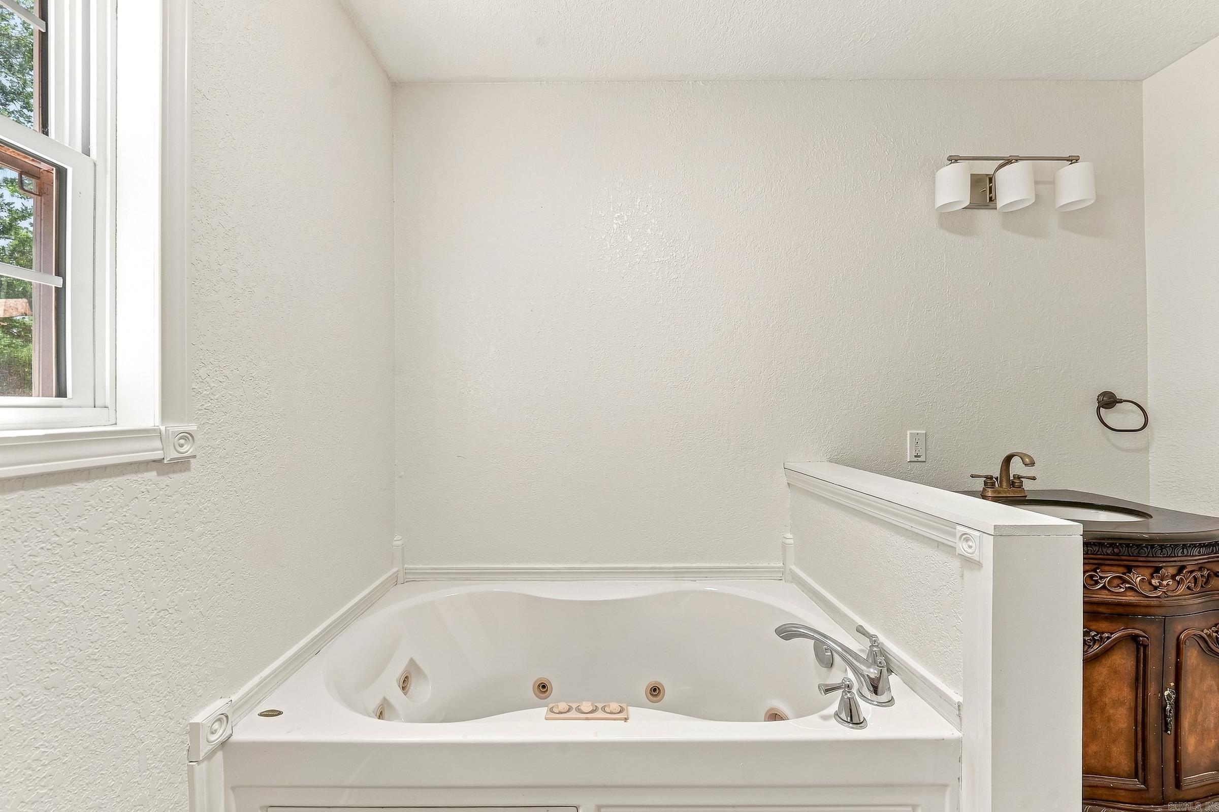 902 Lazenby Property Photo 20