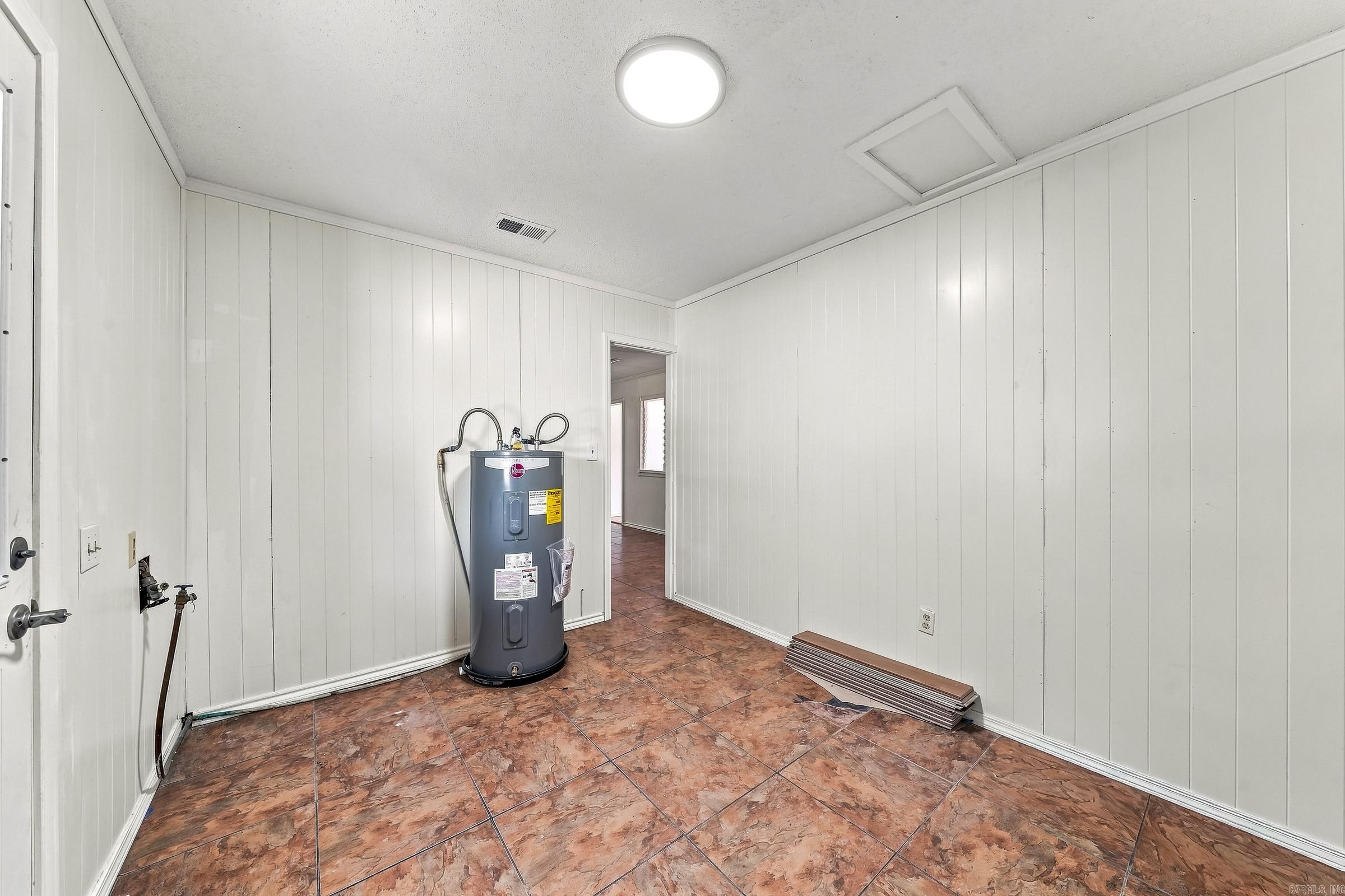 902 Lazenby Property Photo 25