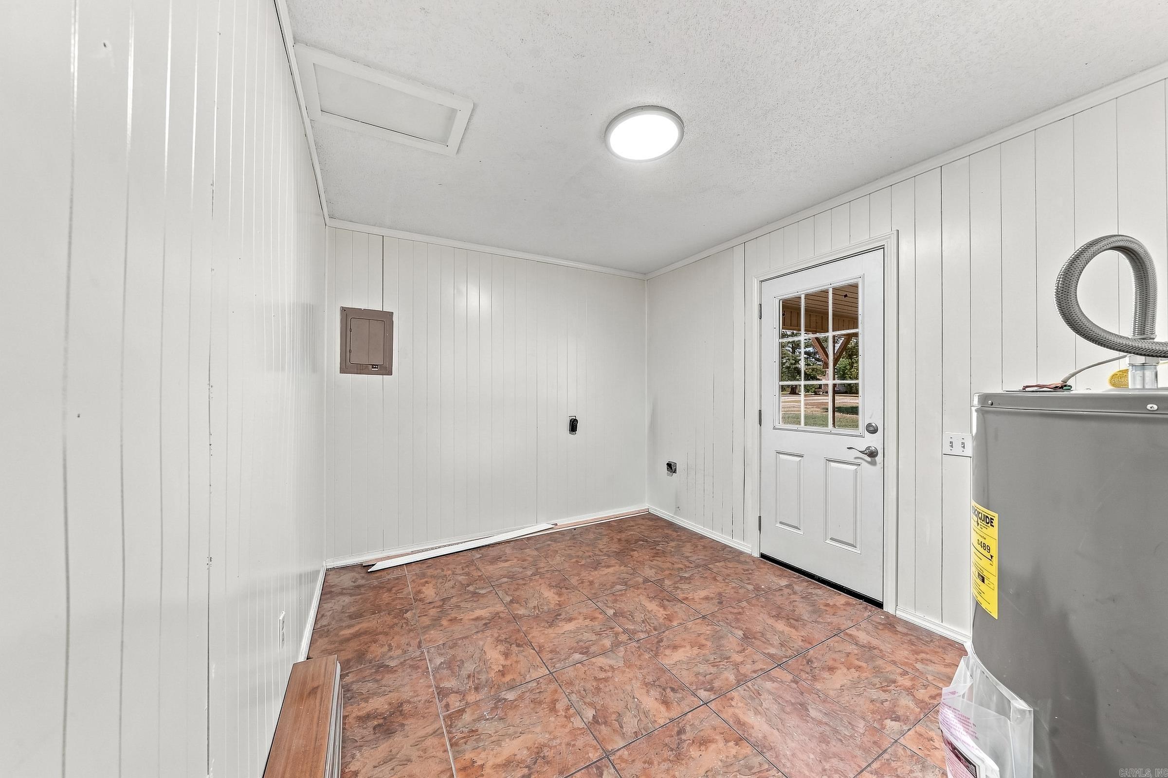 902 Lazenby Property Photo 26