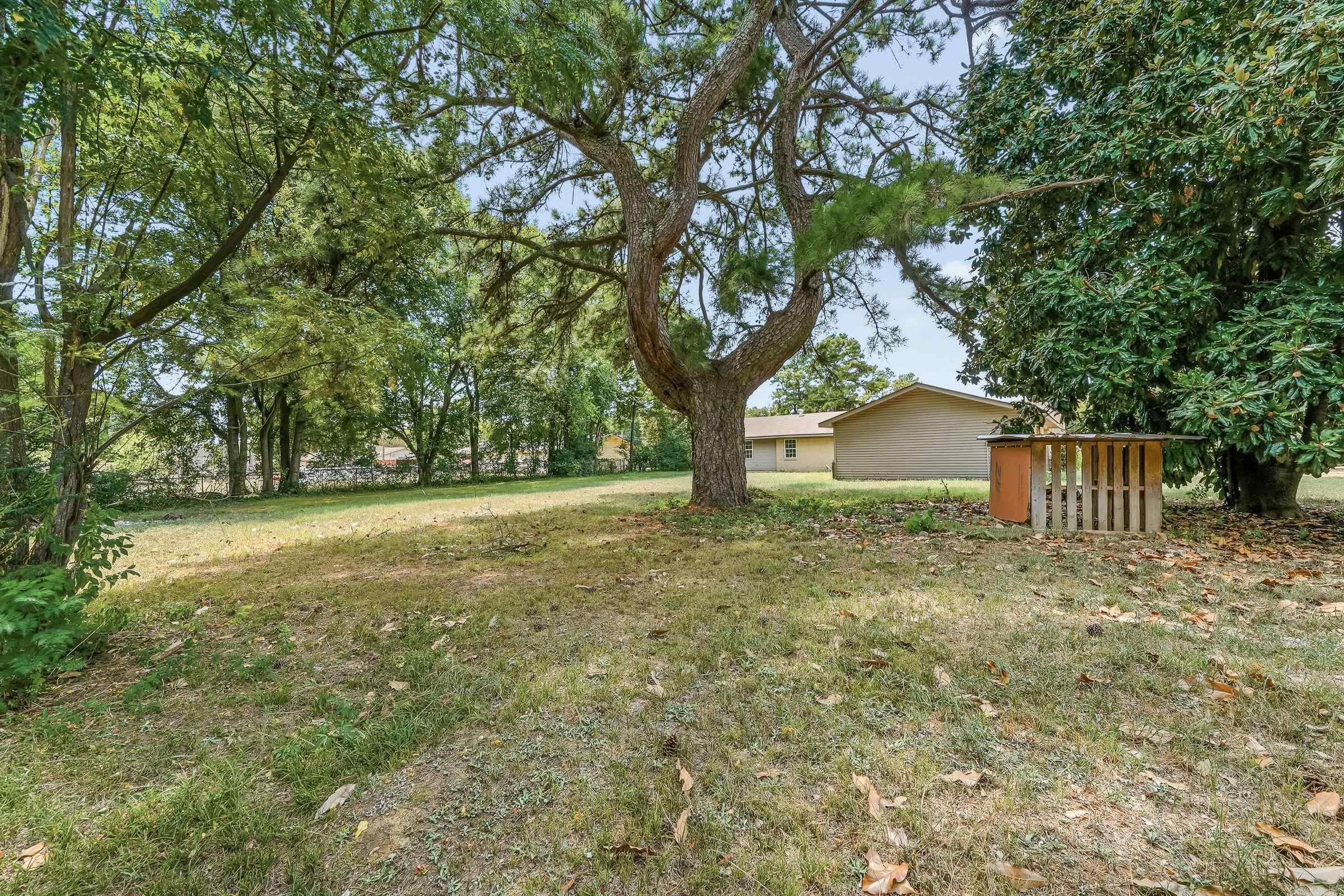 902 Lazenby Property Photo 29