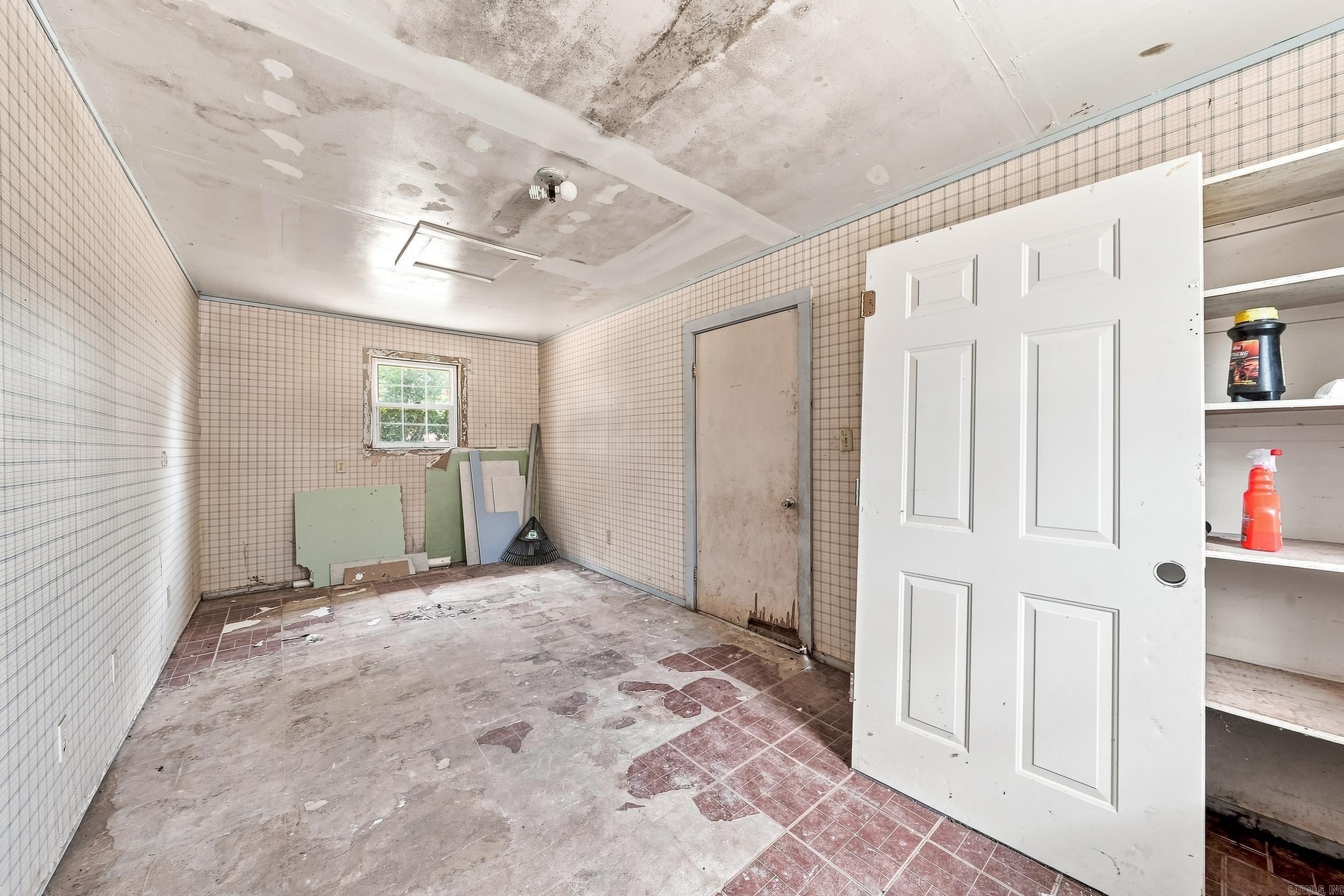 902 Lazenby Property Photo 36