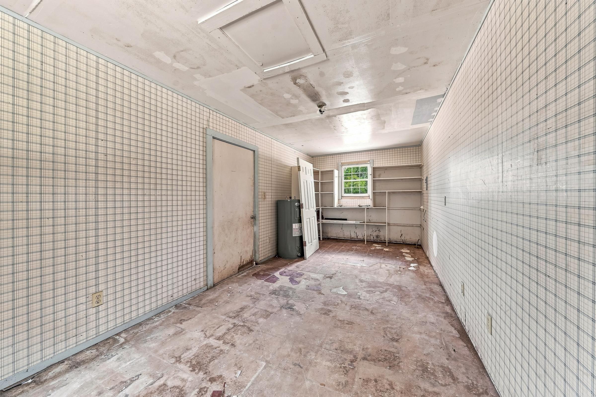 902 Lazenby Property Photo 37