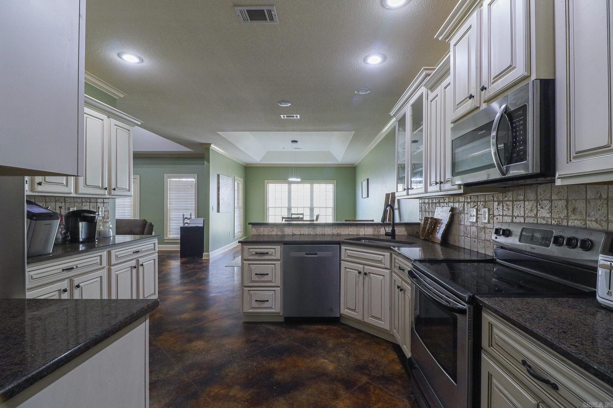 2405 Granite Pointe Property Photo 6