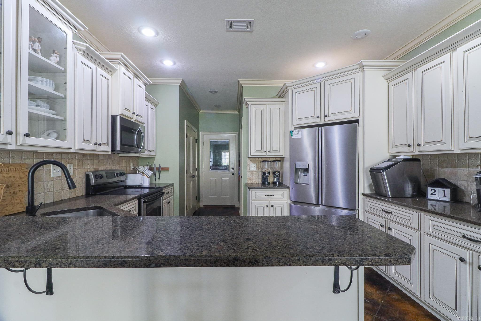 2405 Granite Pointe Property Photo 7