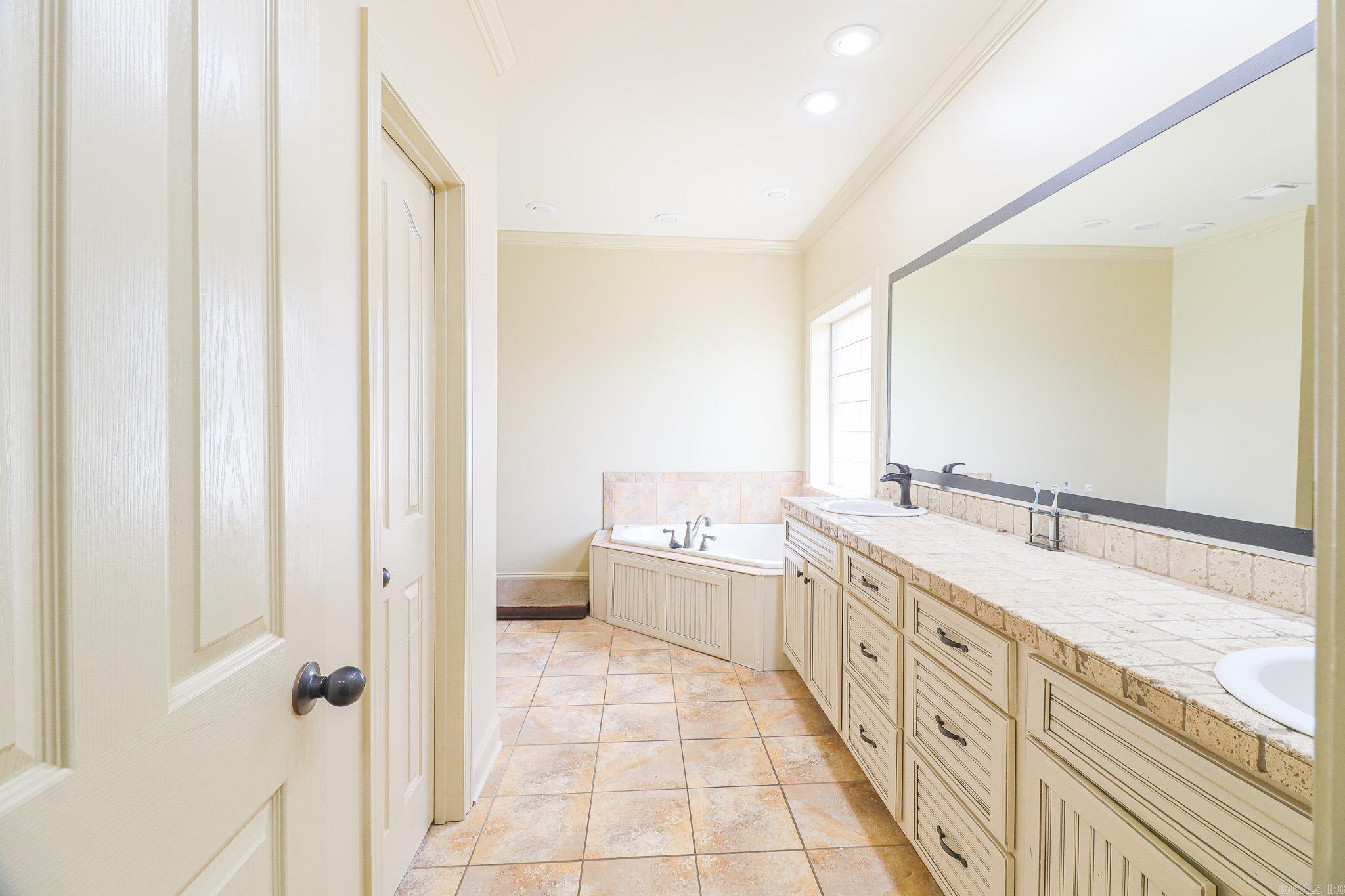 2405 Granite Pointe Property Photo 10
