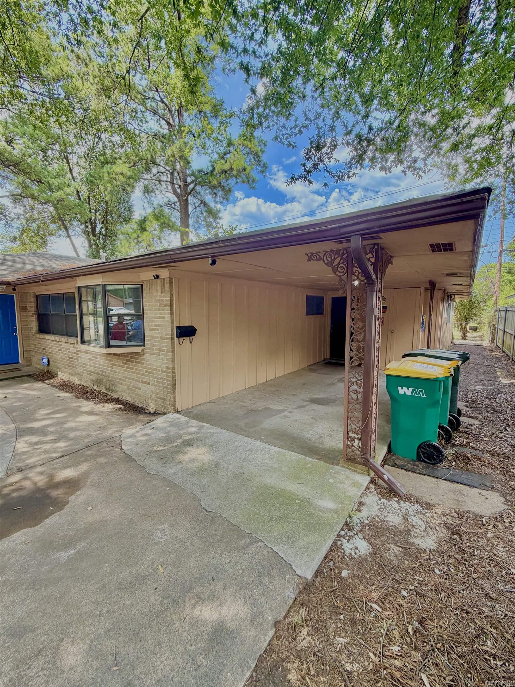 6916 Cloverdale Dr Property Photo 4