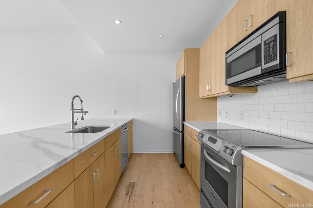 300 E 3rd # 704 Street 704 Property Photo 25