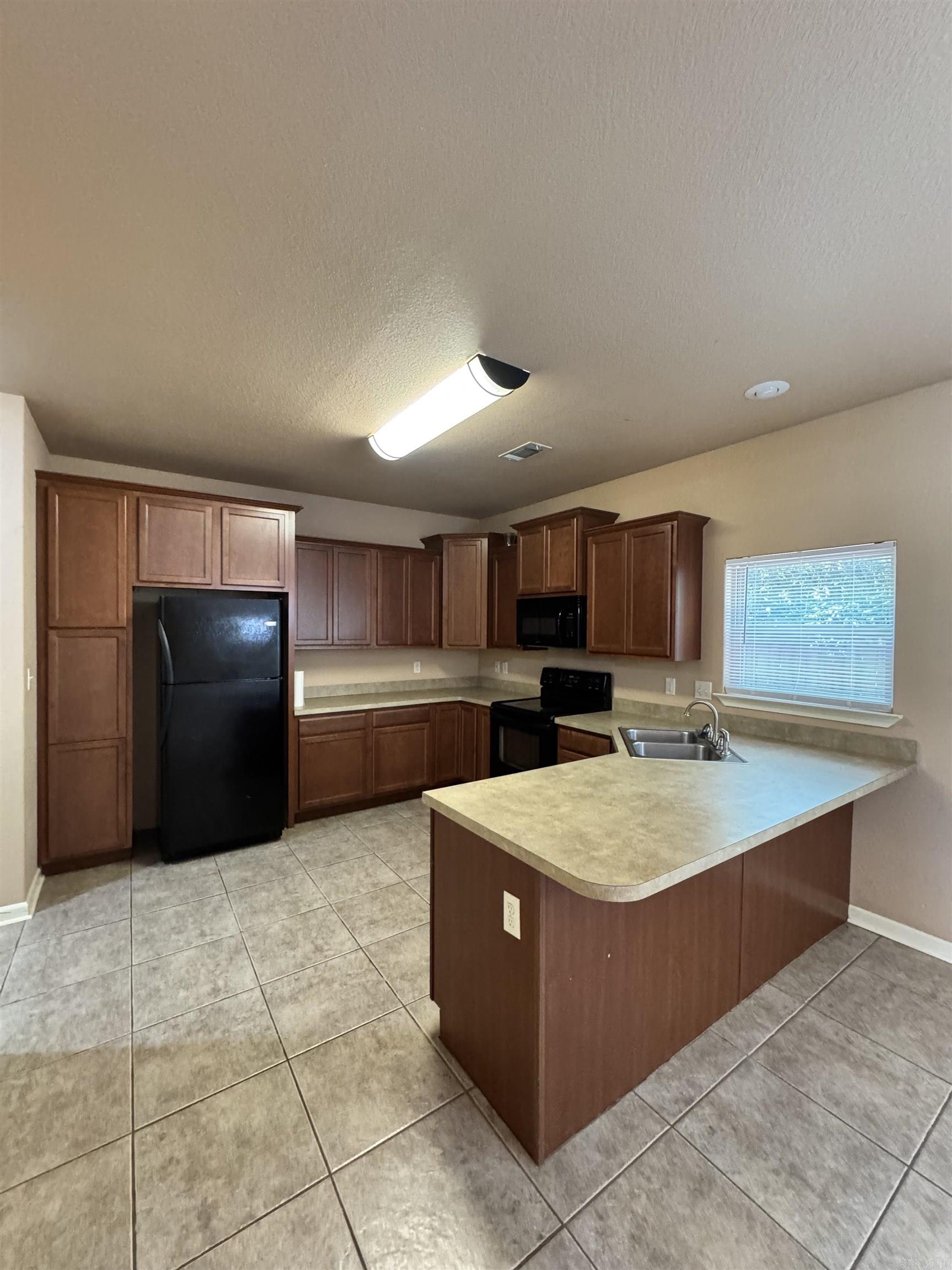 117b Shadow Peak Lane Property Photo 4